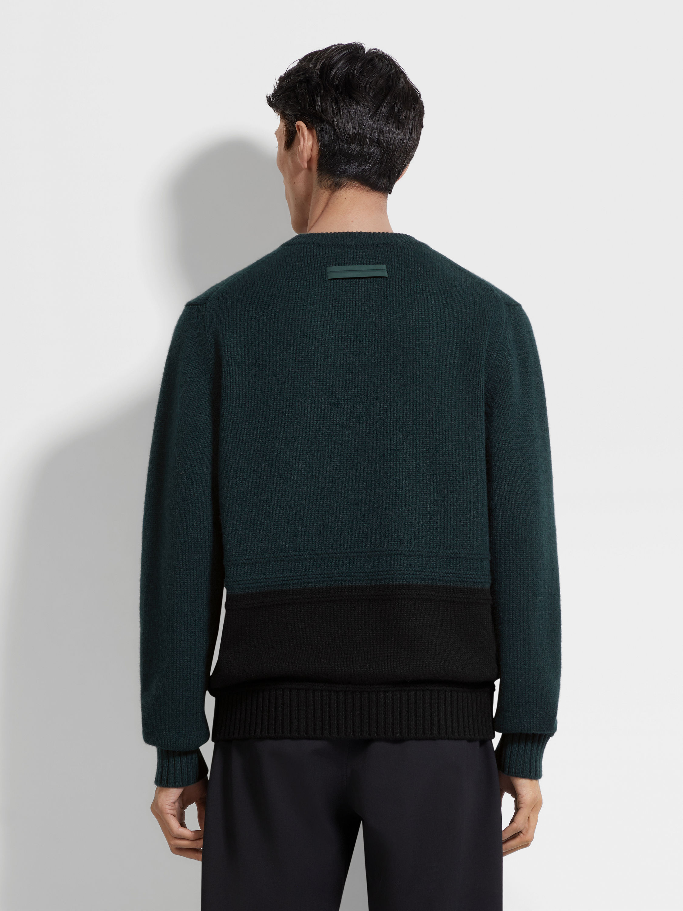 Dark Green and Black Oasi Cashmere Crewneck Product detail photo #4