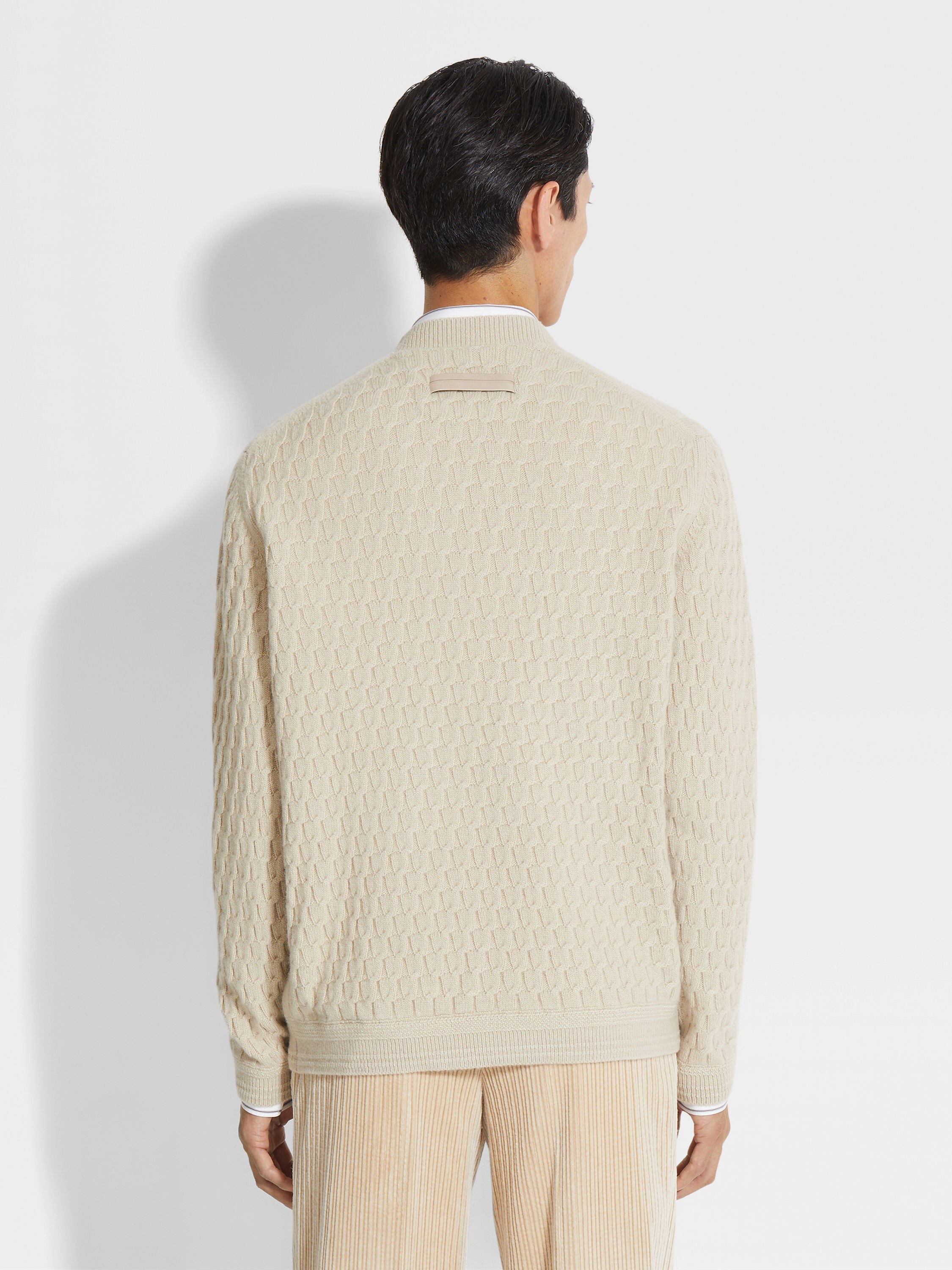 Light Beige Oasi Cashmere V-neck Product detail photo #4