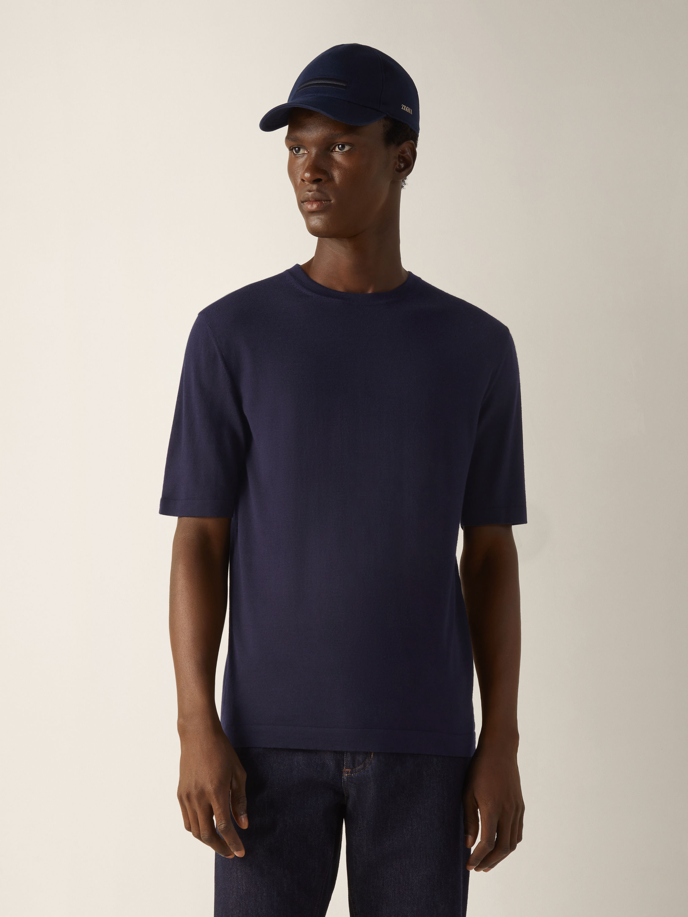 T-Shirt aus Wolle in Marineblau Detailfoto #2 des Produkts