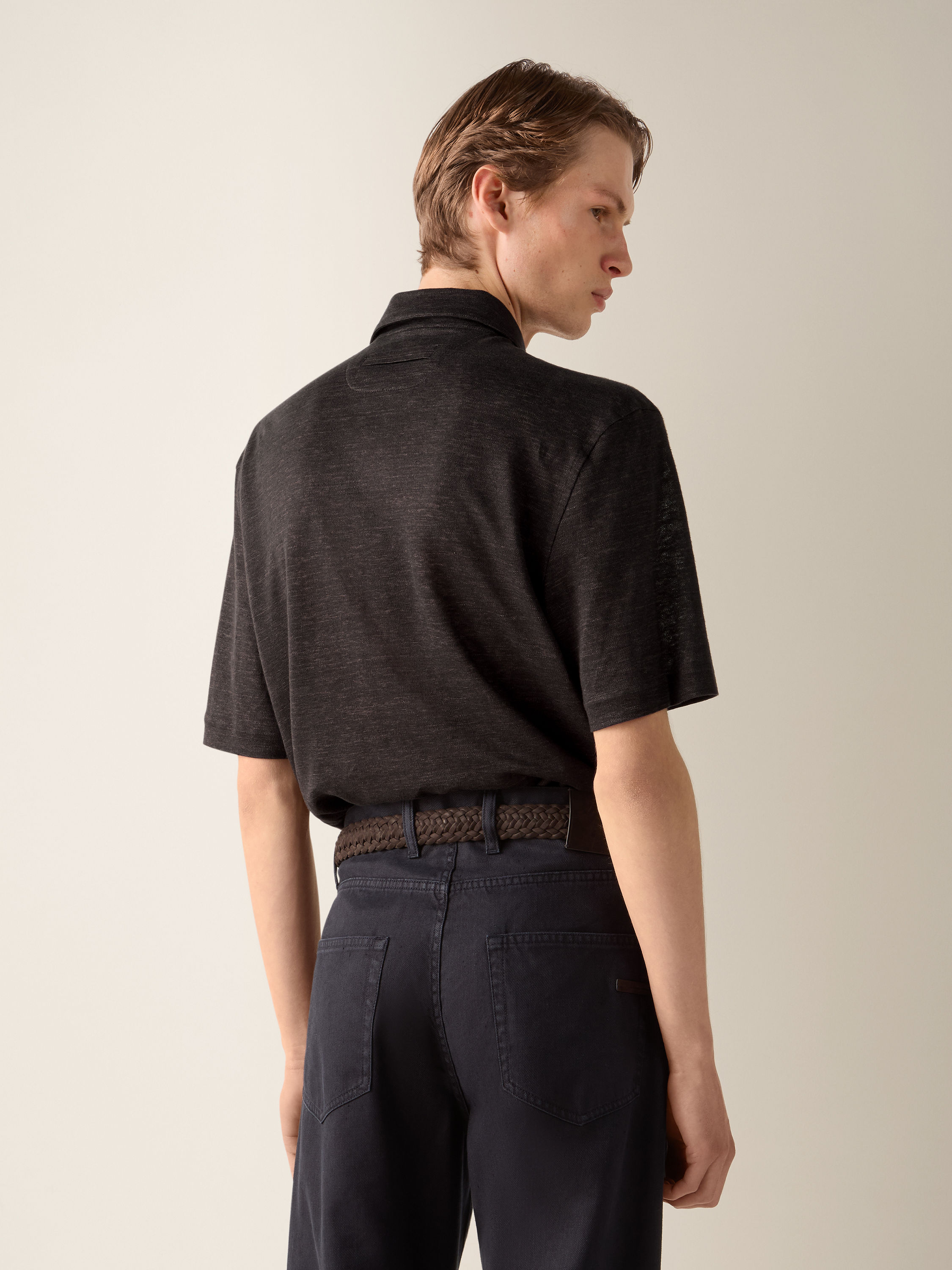 Poloshirt aus Oasi Lino in Dunkelbraun Detailfoto #3 des Produkts