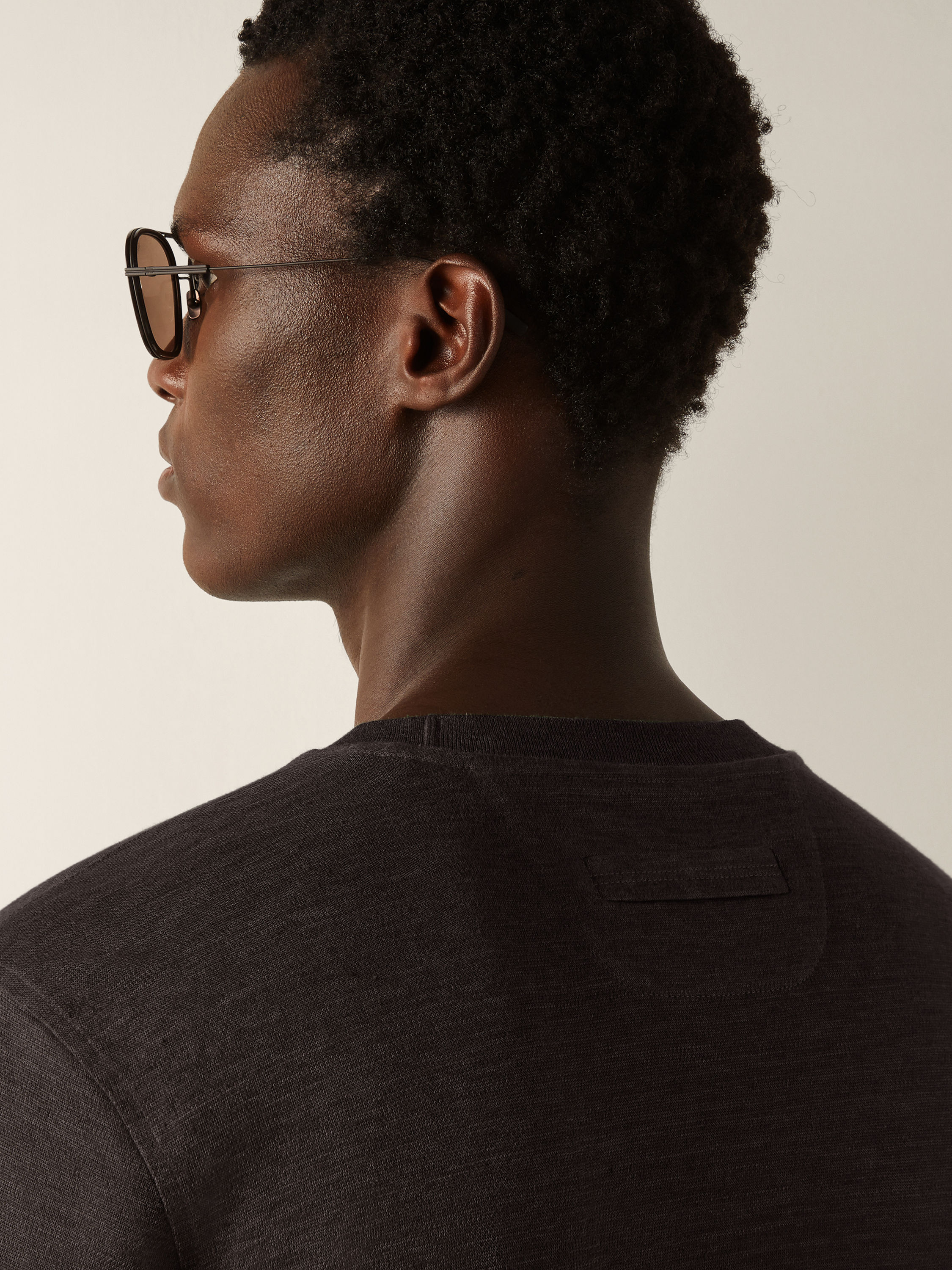 深棕色 Oasi Lino T 恤 产品细节图 #1