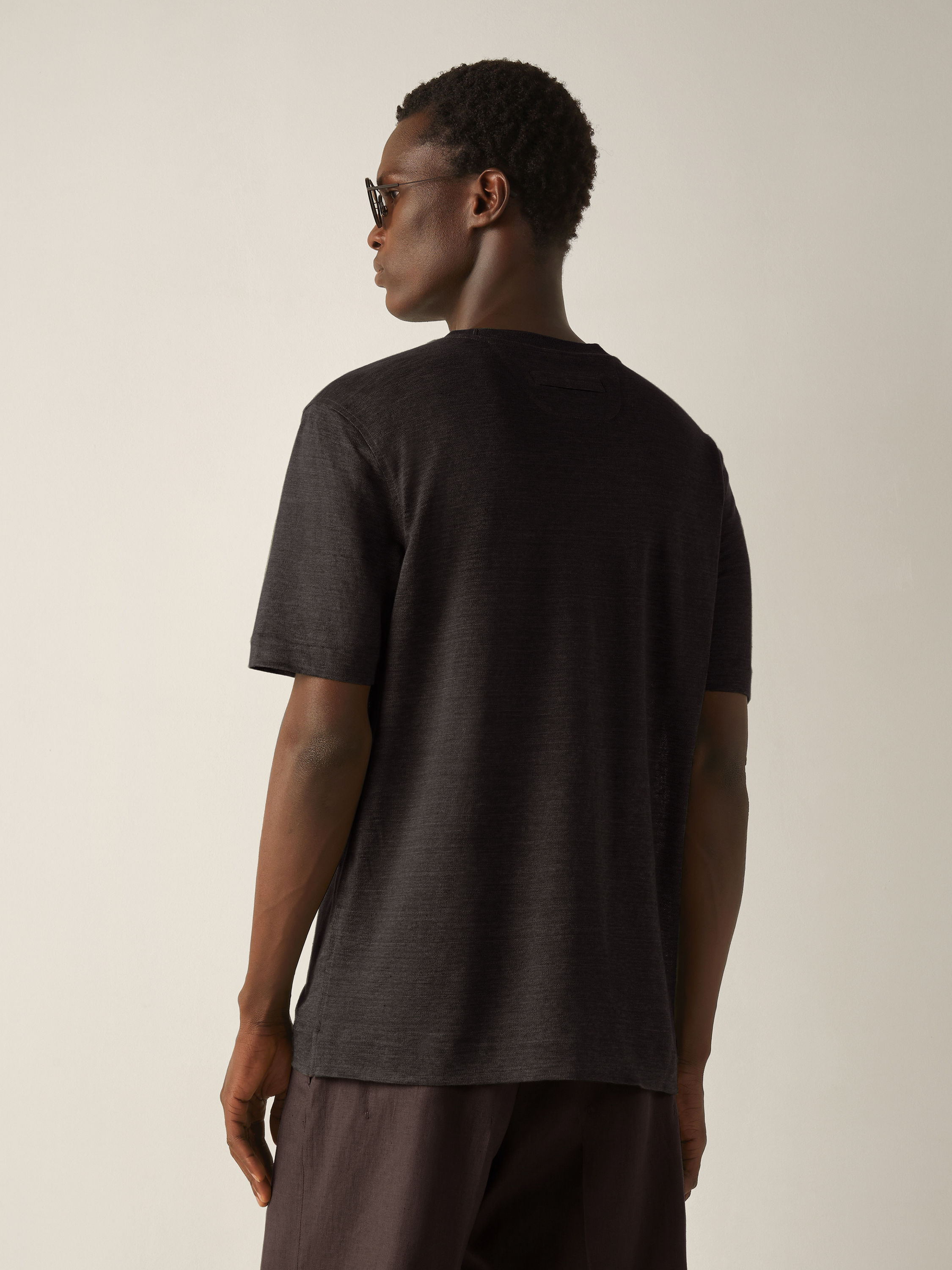 深棕色 Oasi Lino T 恤 产品细节图 #3