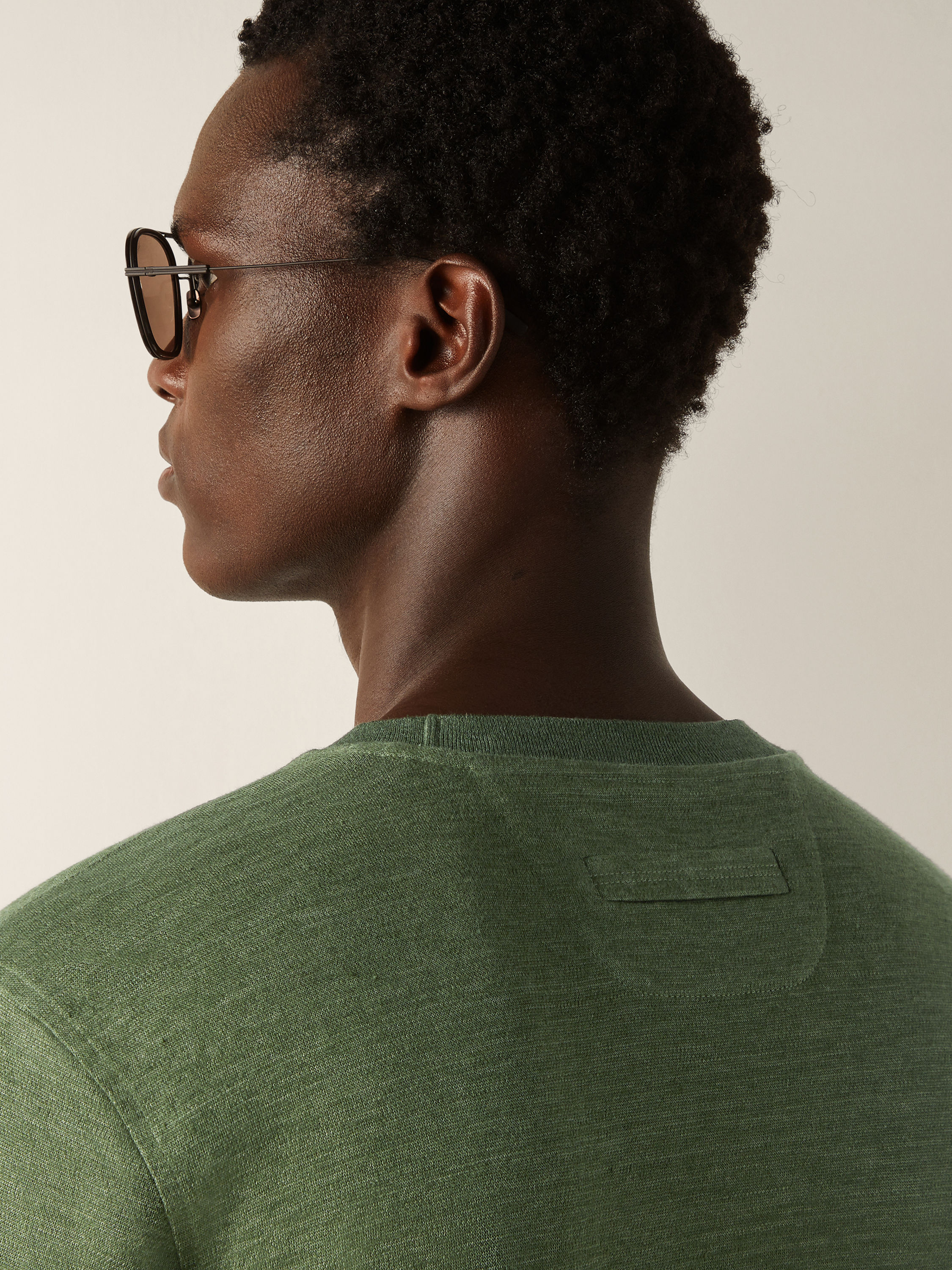 Pine Green Oasi Lino T-shirt Product detail photo #1