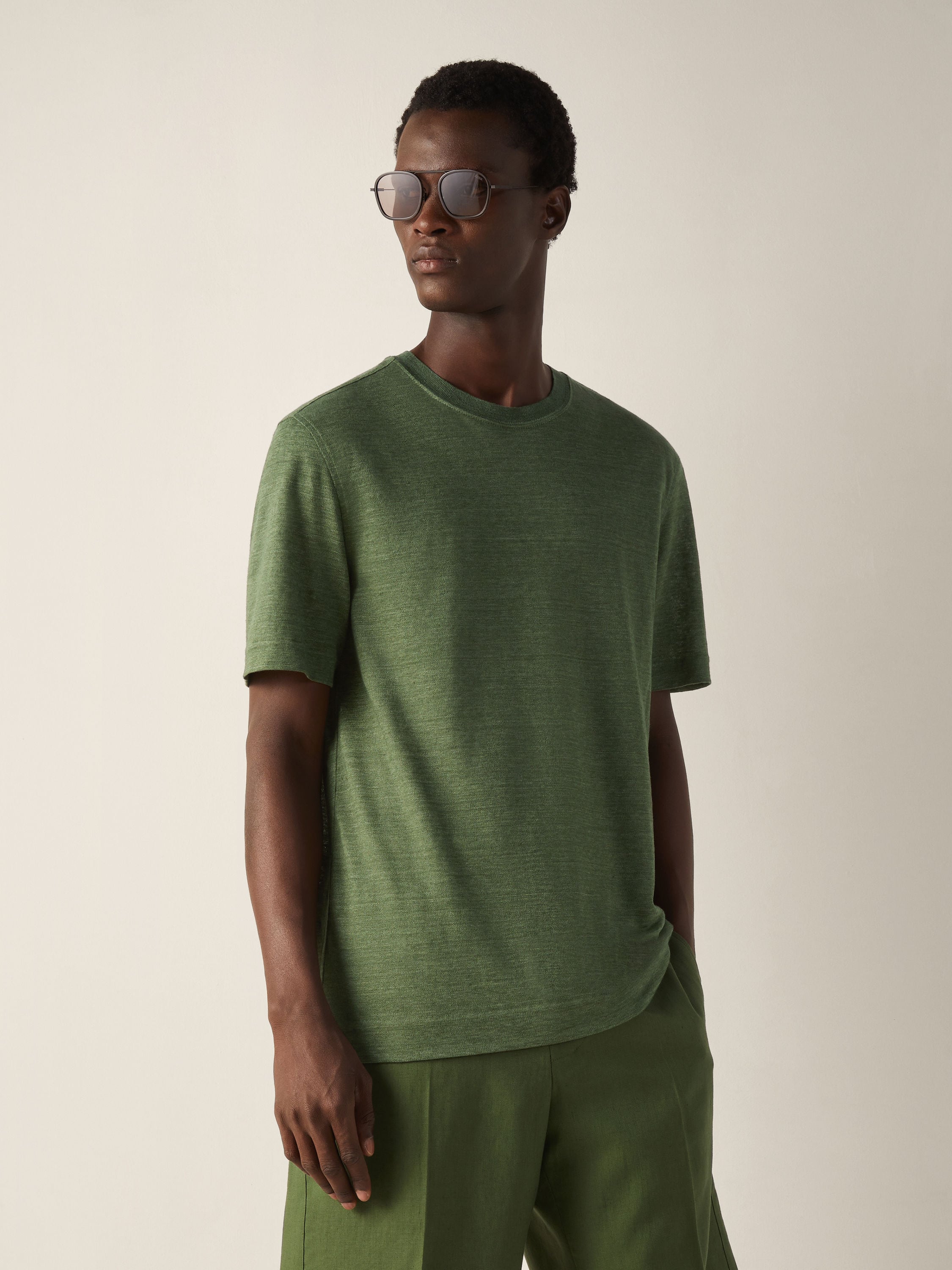 Pine Green Oasi Lino T-shirt Product detail photo #2
