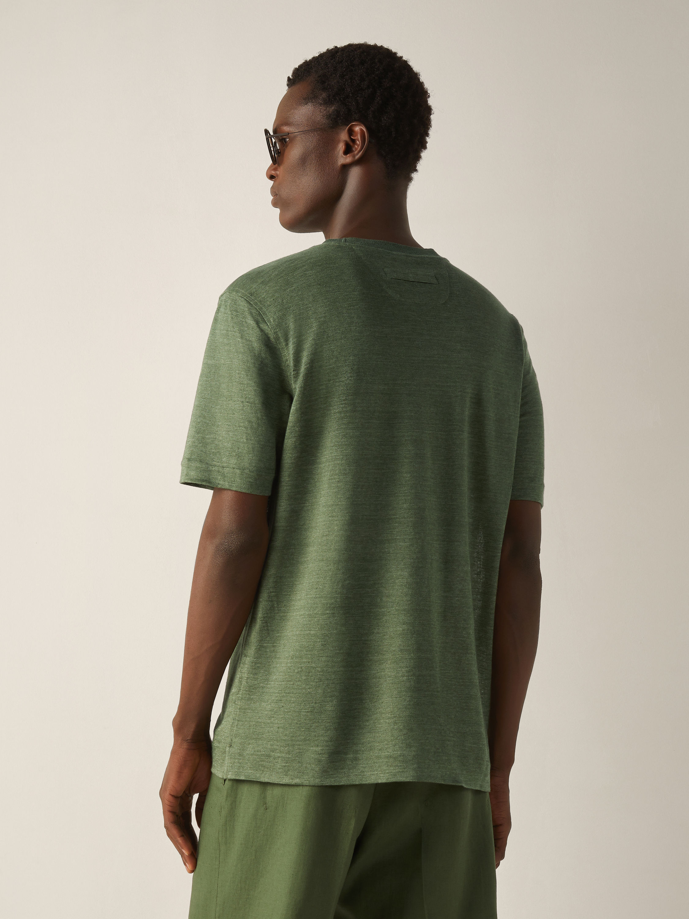 Pine Green Oasi Lino T-shirt Product detail photo #3