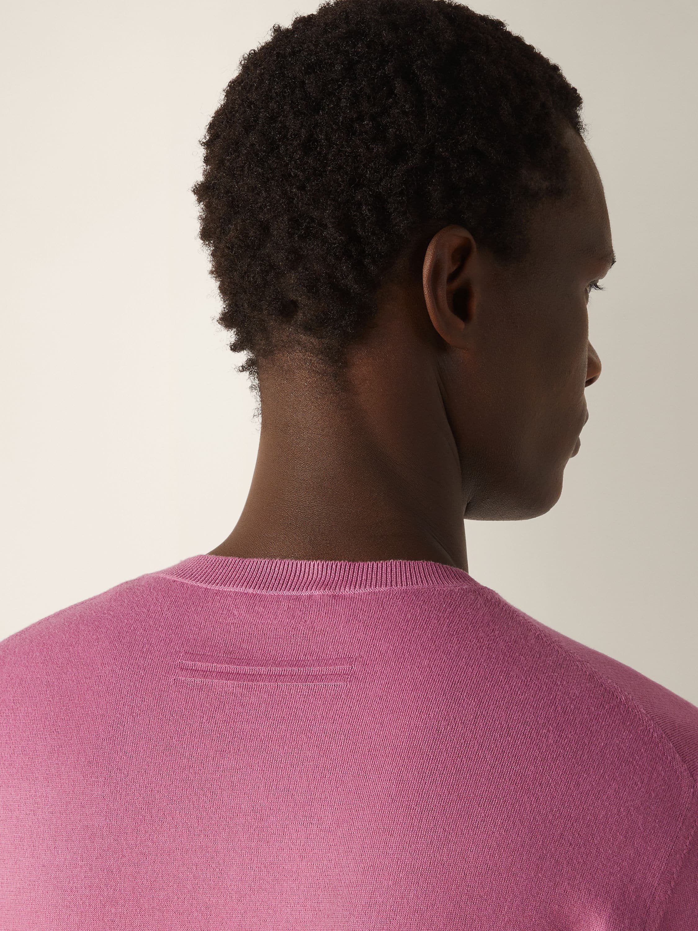 T-Shirt aus Premium Cotton in Rosa Detailfoto #1 des Produkts