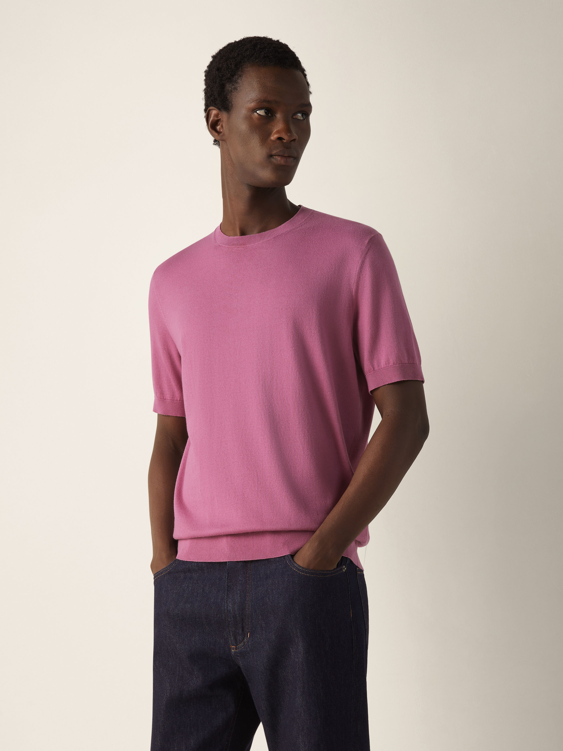 T-Shirt aus Premium Cotton in Rosa Detailfoto #2 des Produkts