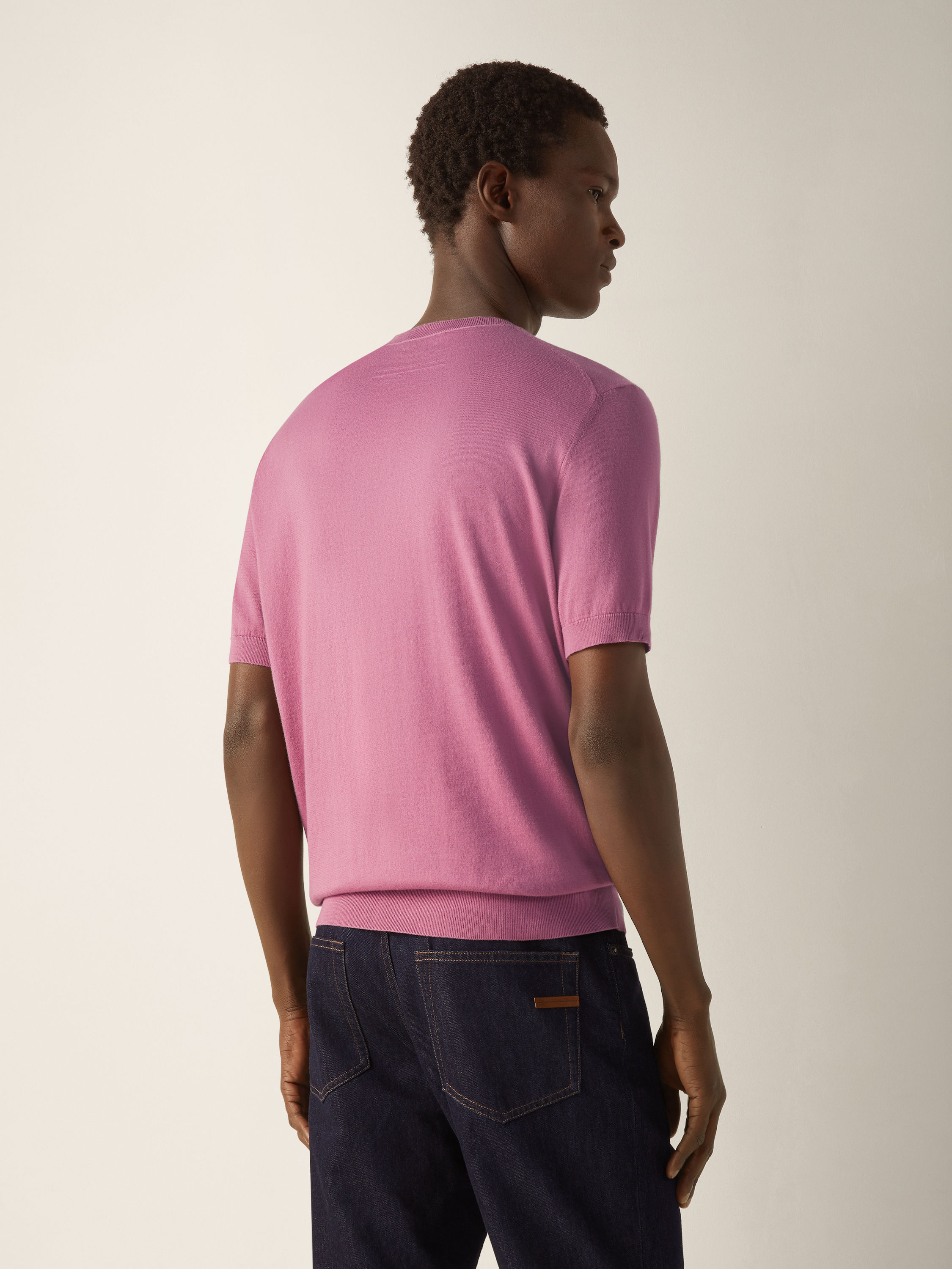T-Shirt aus Premium Cotton in Rosa Detailfoto #4 des Produkts