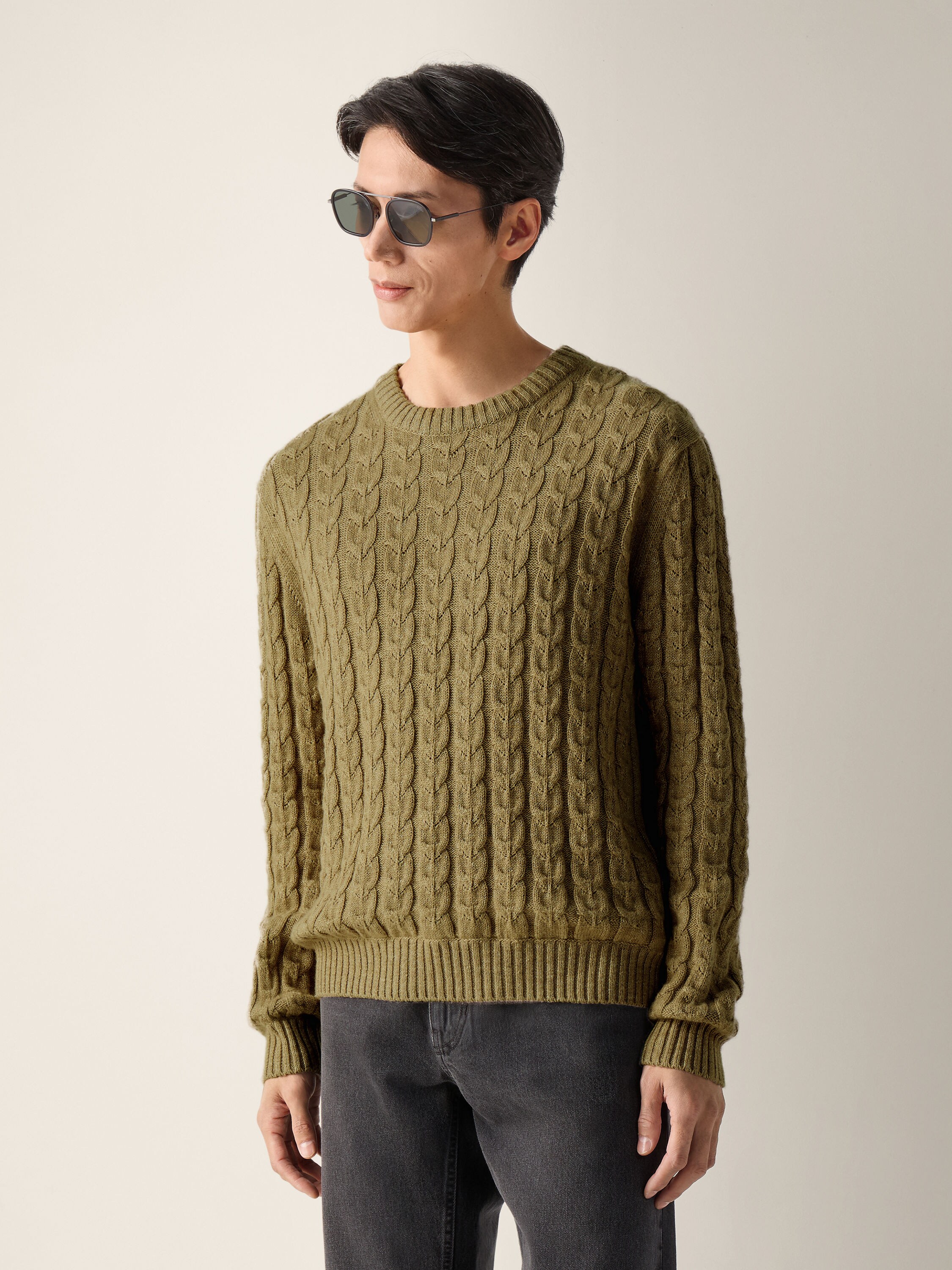 Olive Green Mélange Linen Cashmere and Silk Crewneck Product detail photo #2