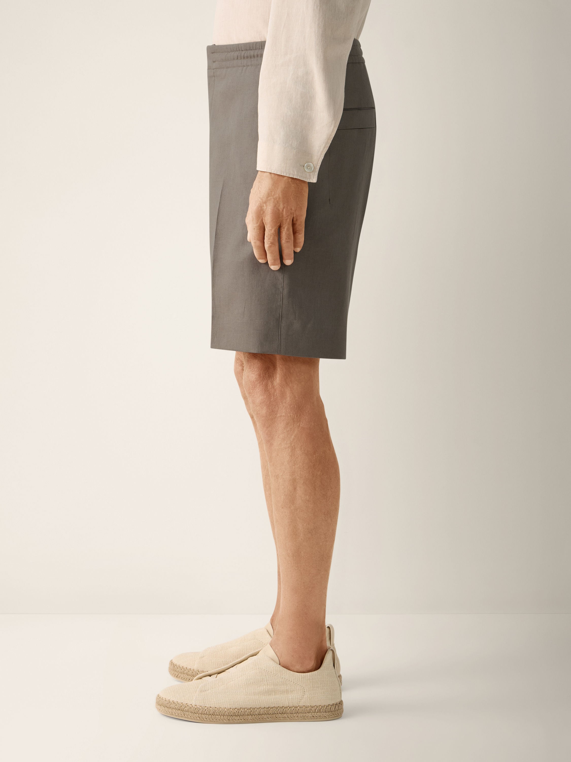 Short in Oasi Lino Tortora Scuro Foto #3 di dettaglio del prodotto