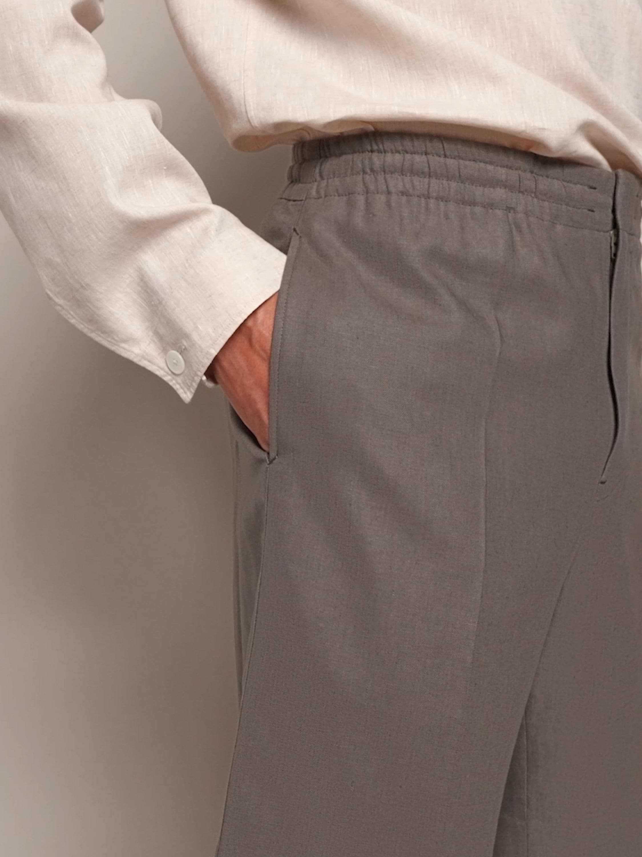 Short in Oasi Lino Tortora Scuro