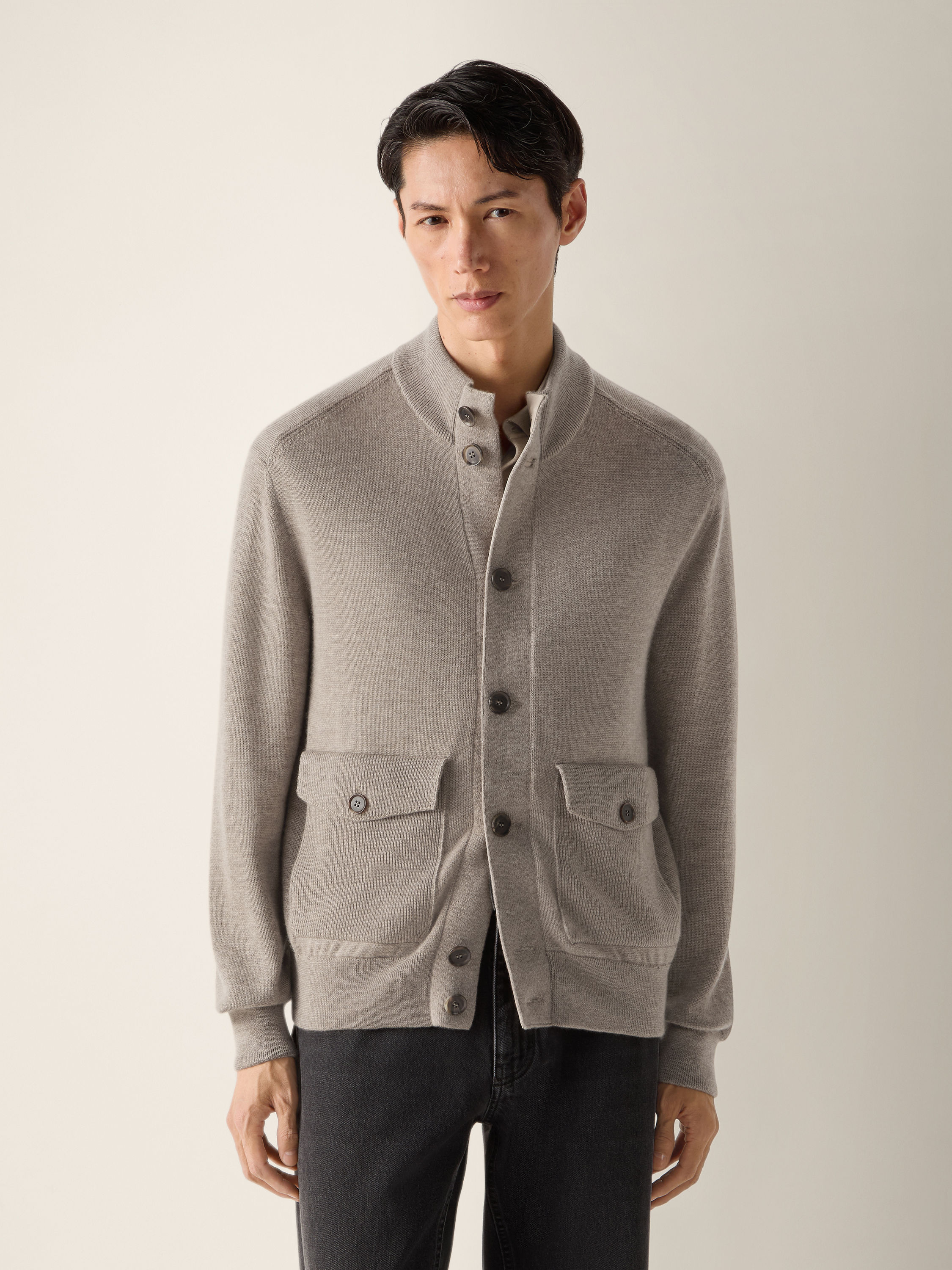 Blouson aus Kaschmir in meliertem, hellem Taupe Detailfoto #3 des Produkts