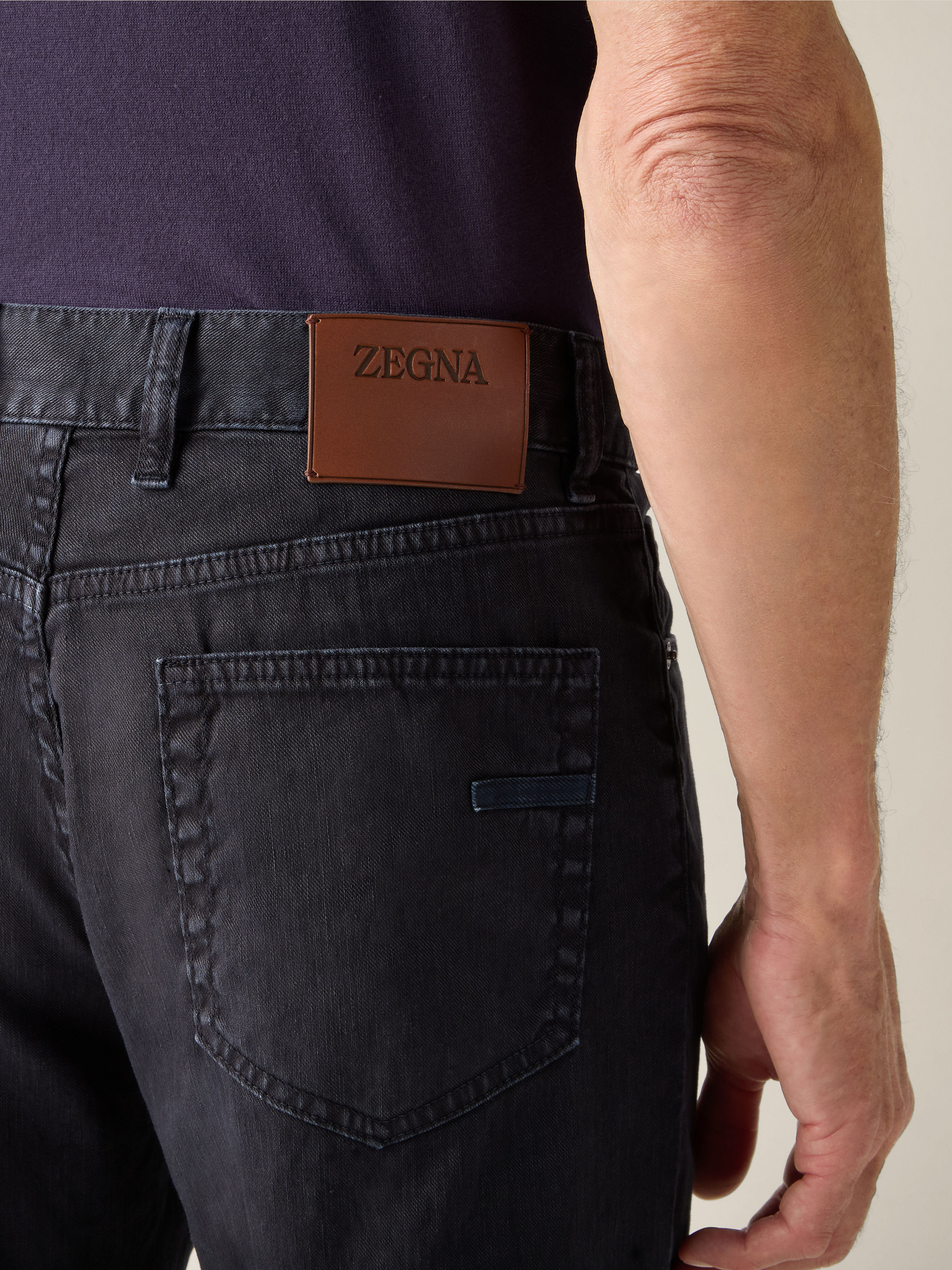 Roccia Hose aus Stretch-Leinen und Baumwolle in Marineblau Detailfoto #1 des Produkts