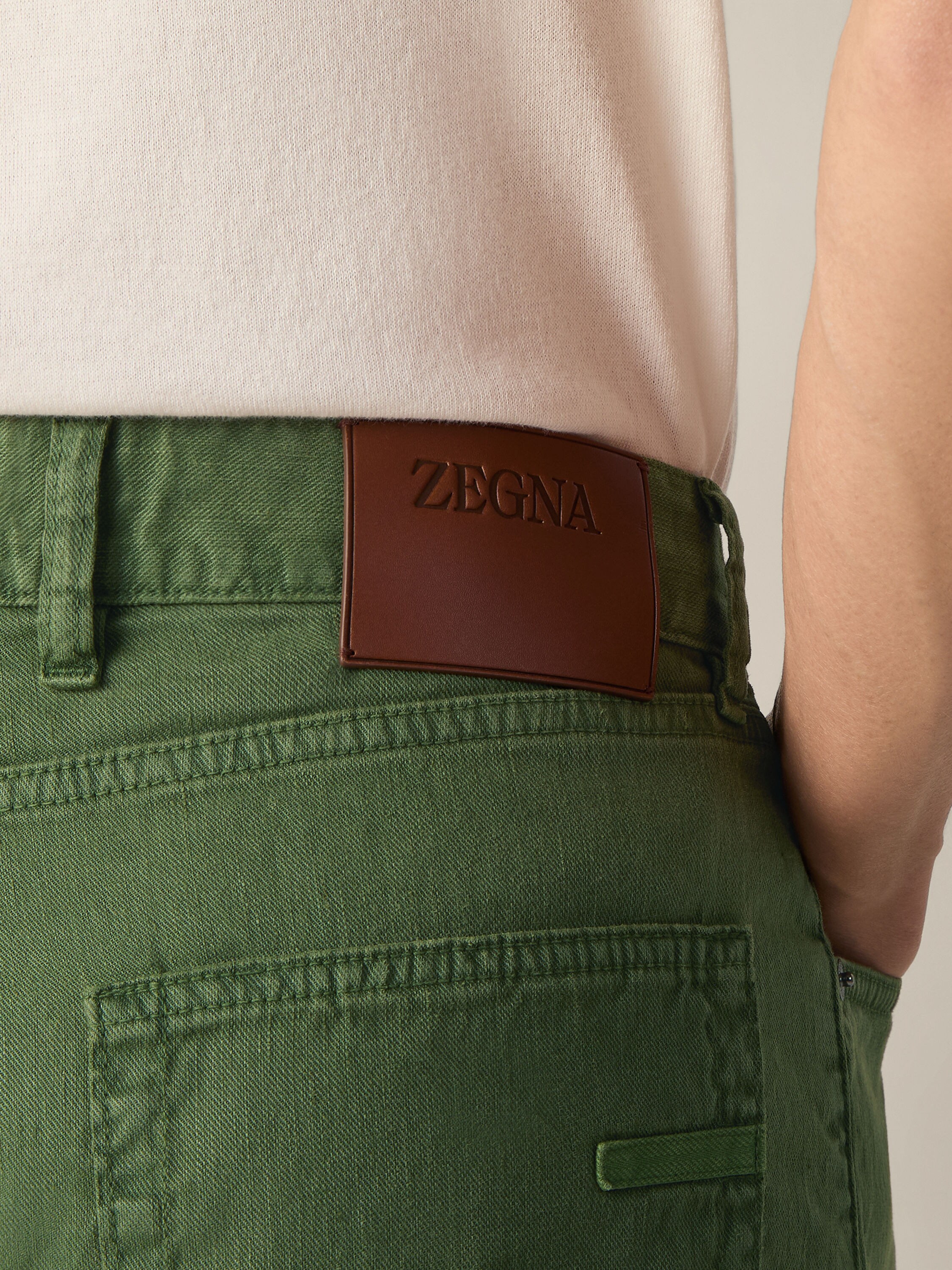 Roccia Hose aus Stretch-Leinen und Baumwolle in Tannengrün Detailfoto #1 des Produkts