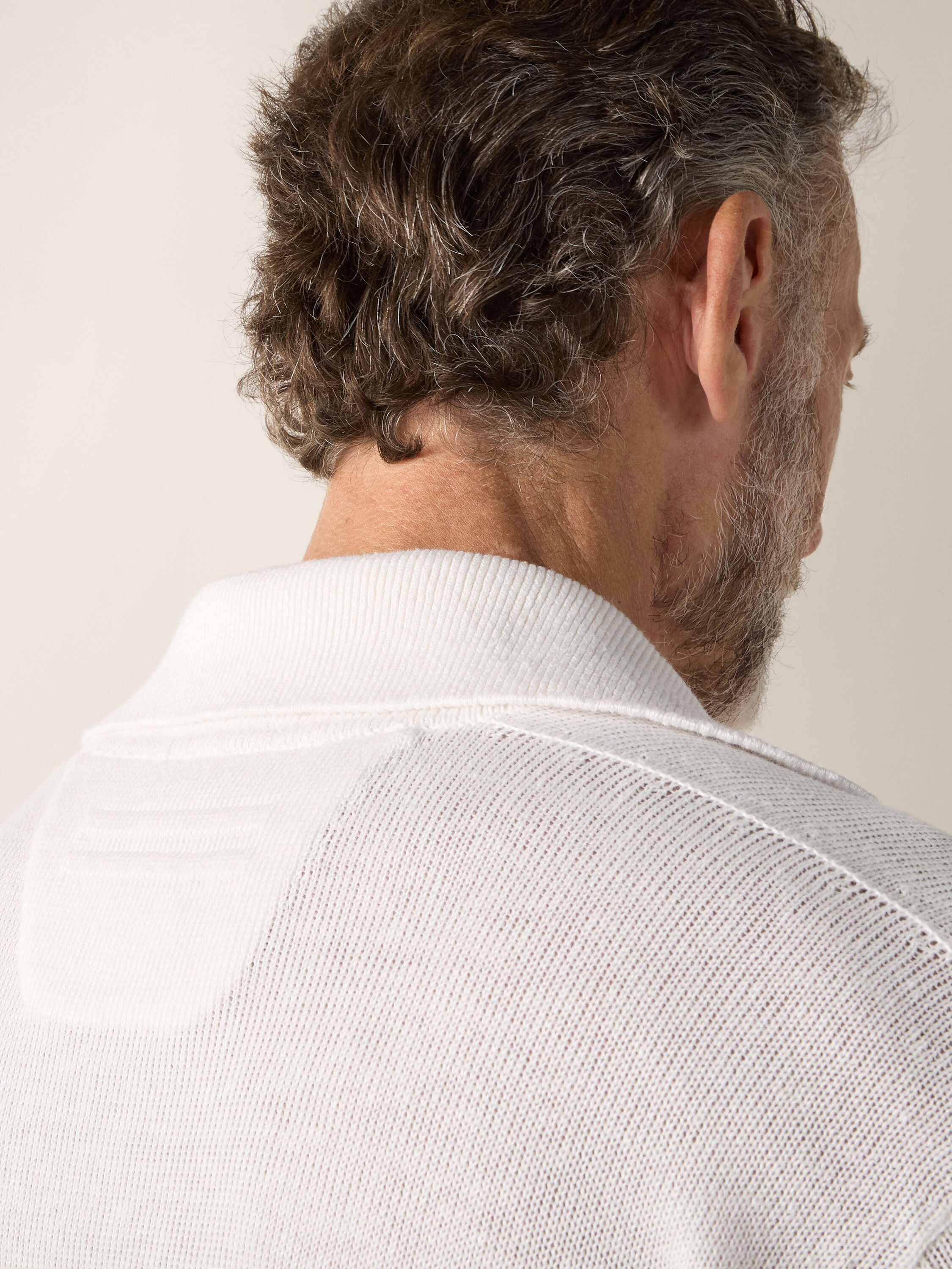 Poloshirt aus Oasi Lino in Weiß Detailfoto #1 des Produkts