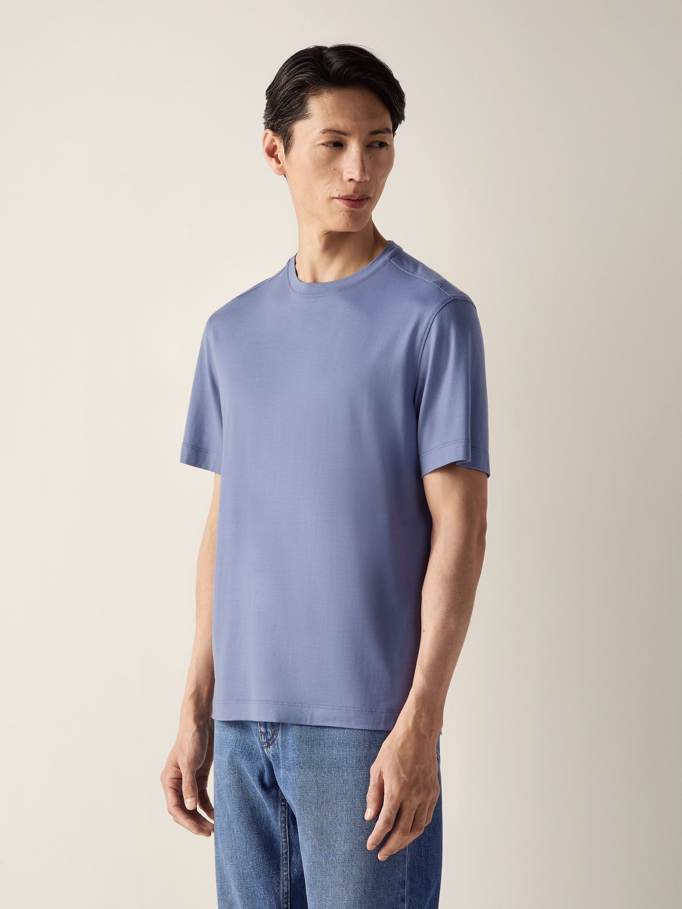 T-Shirt aus Vellus Aureum in Flieder Detailfoto #2 des Produkts