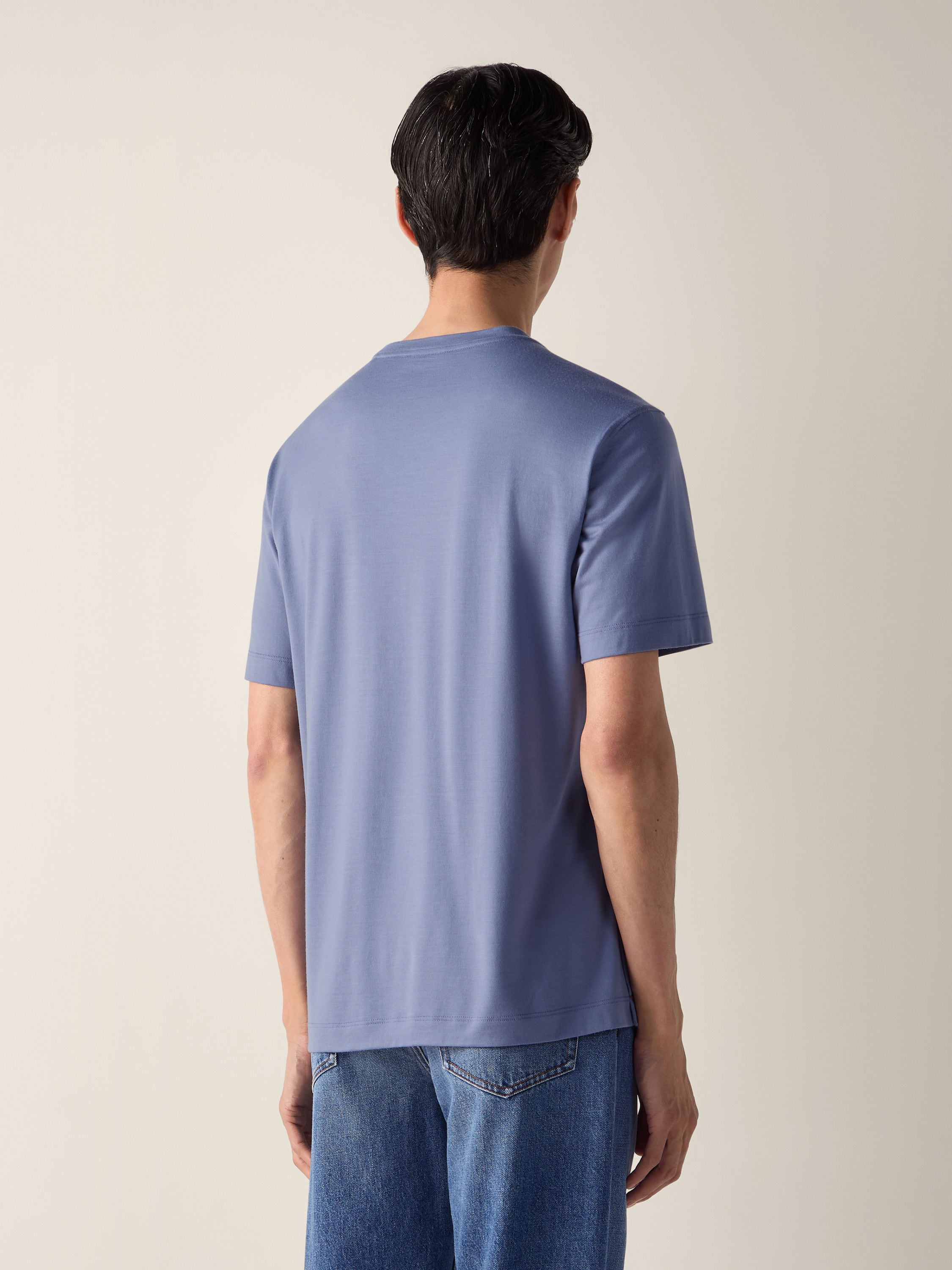 T-Shirt aus Vellus Aureum in Flieder Detailfoto #3 des Produkts