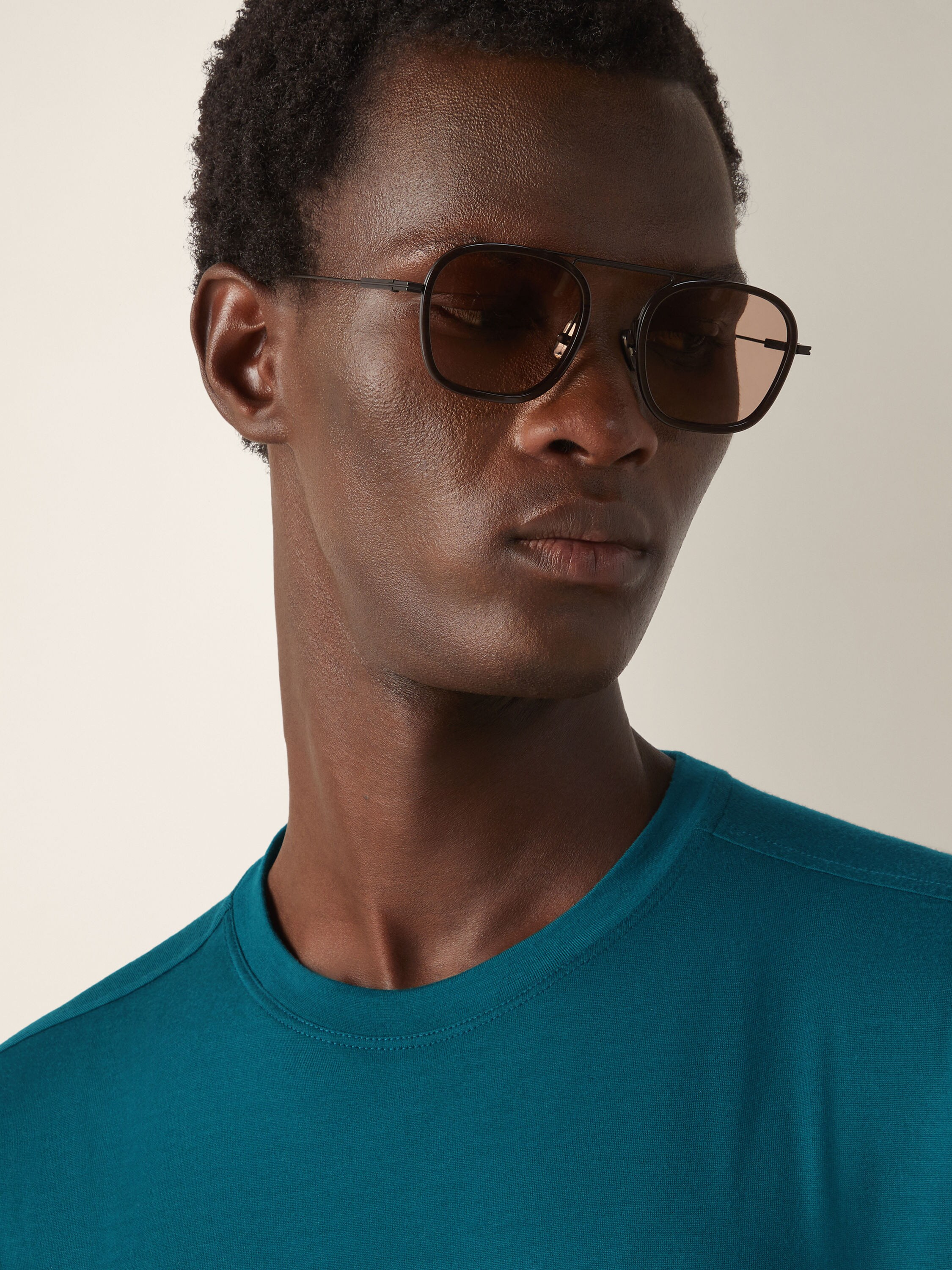 T-Shirt aus Vellus Aureum in dunklem Aquamarin Detailfoto #1 des Produkts