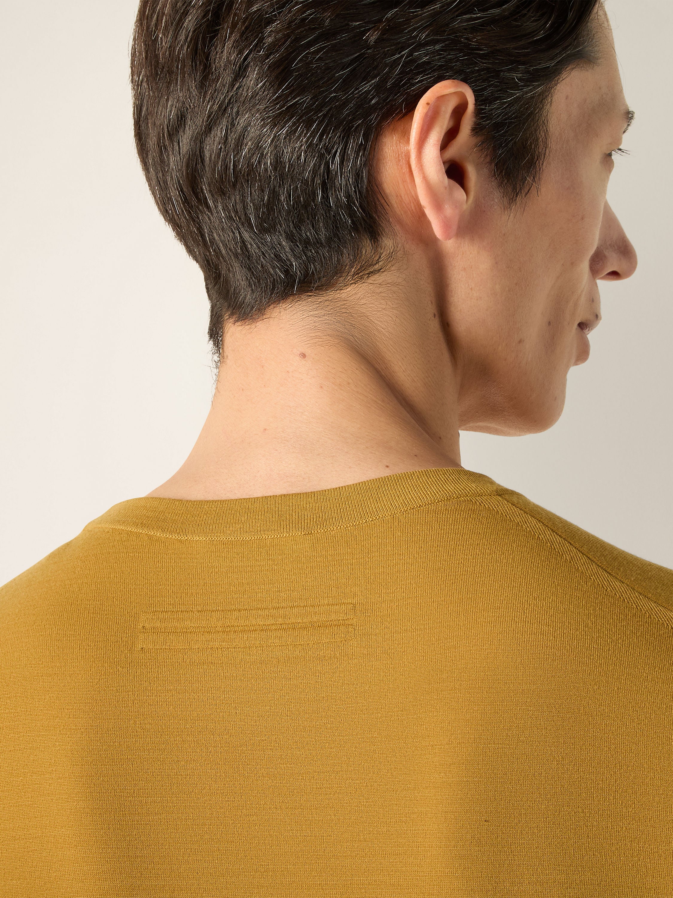 Yellow Vellus Aureum Crewneck Product detail photo #1
