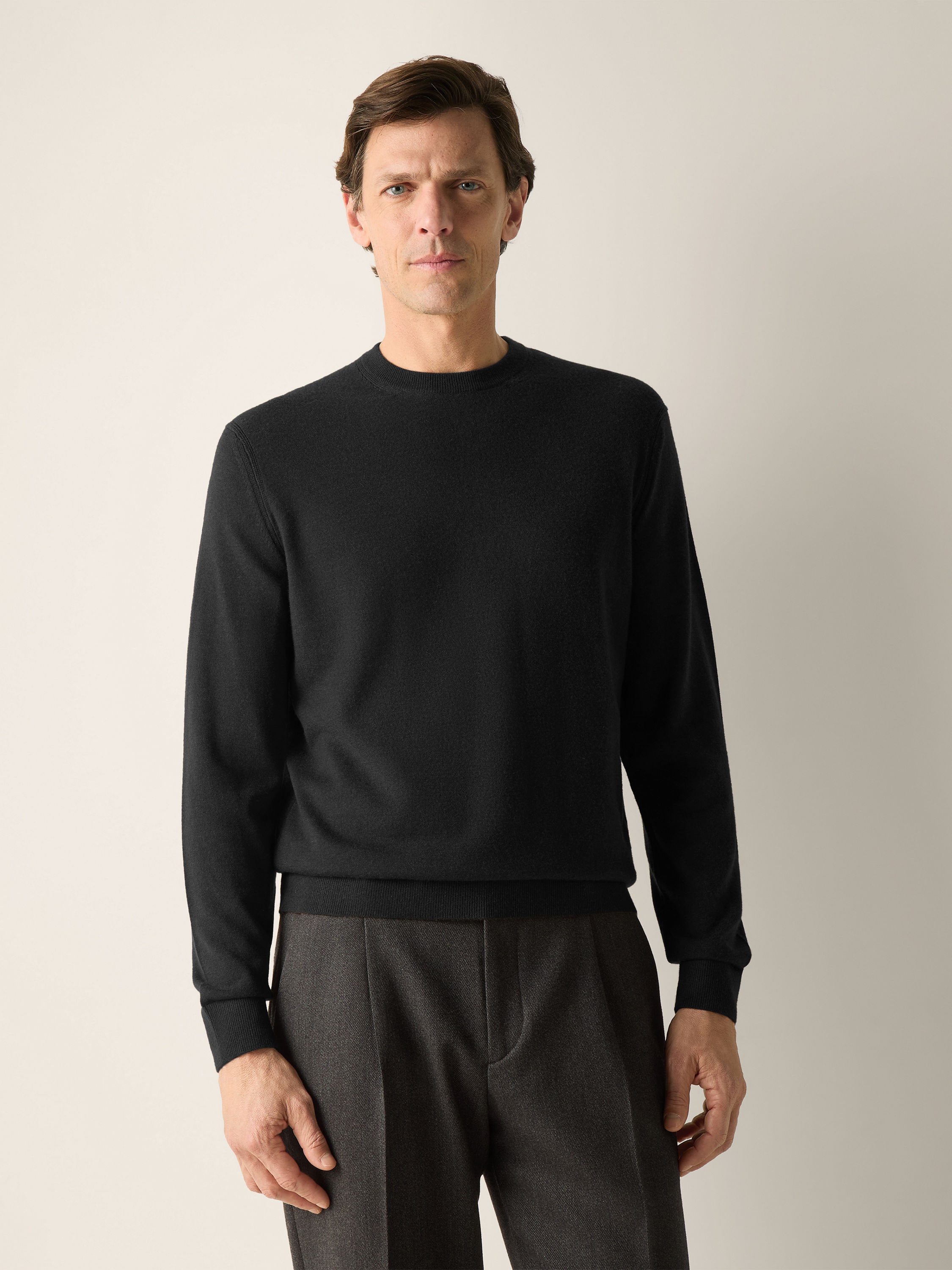 Black Oasi Cashmere Crewneck Product detail photo #2