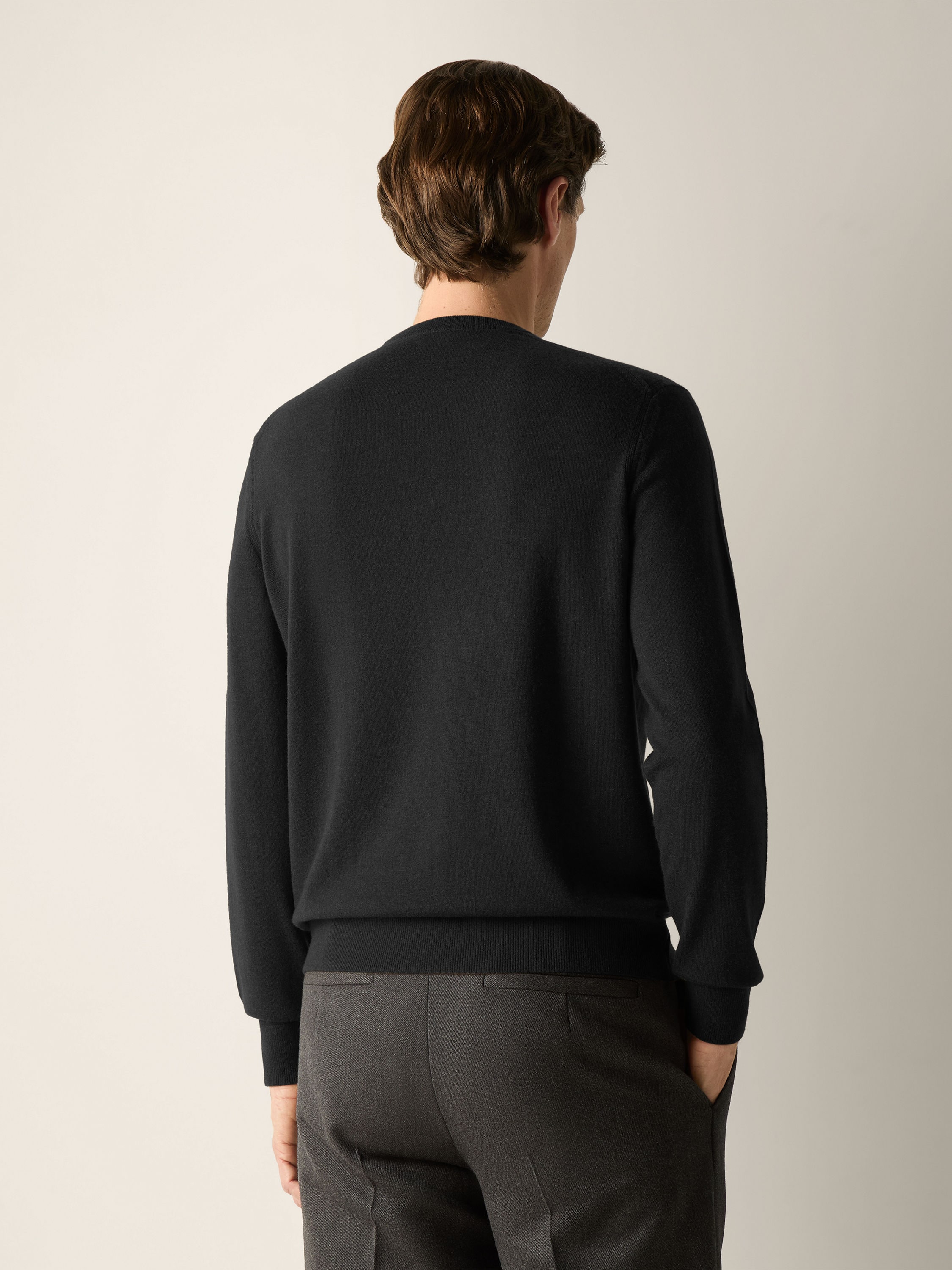 Black Oasi Cashmere Crewneck Product detail photo #4