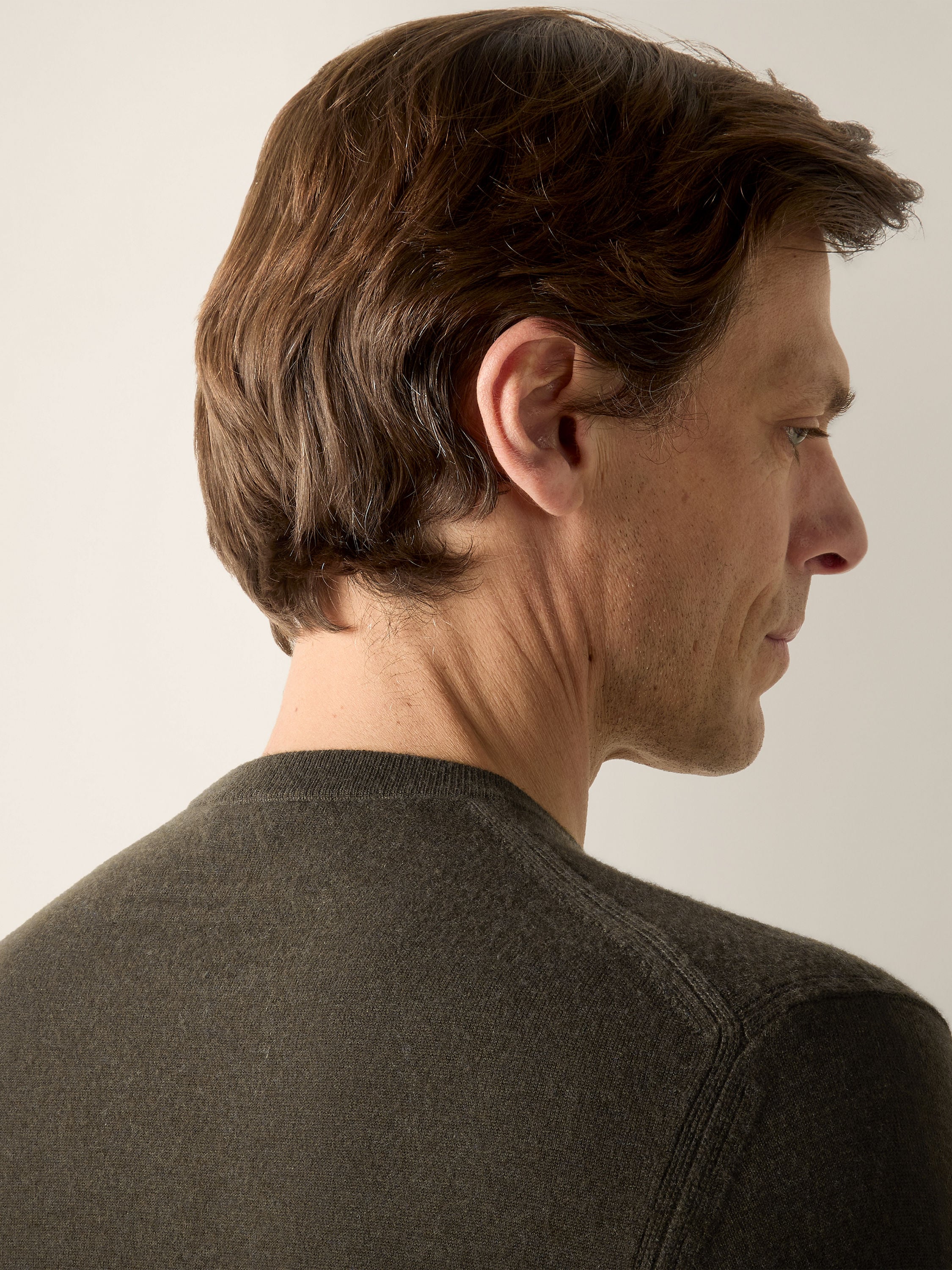 Dark Olive Green Oasi Cashmere Crewneck Product detail photo #1