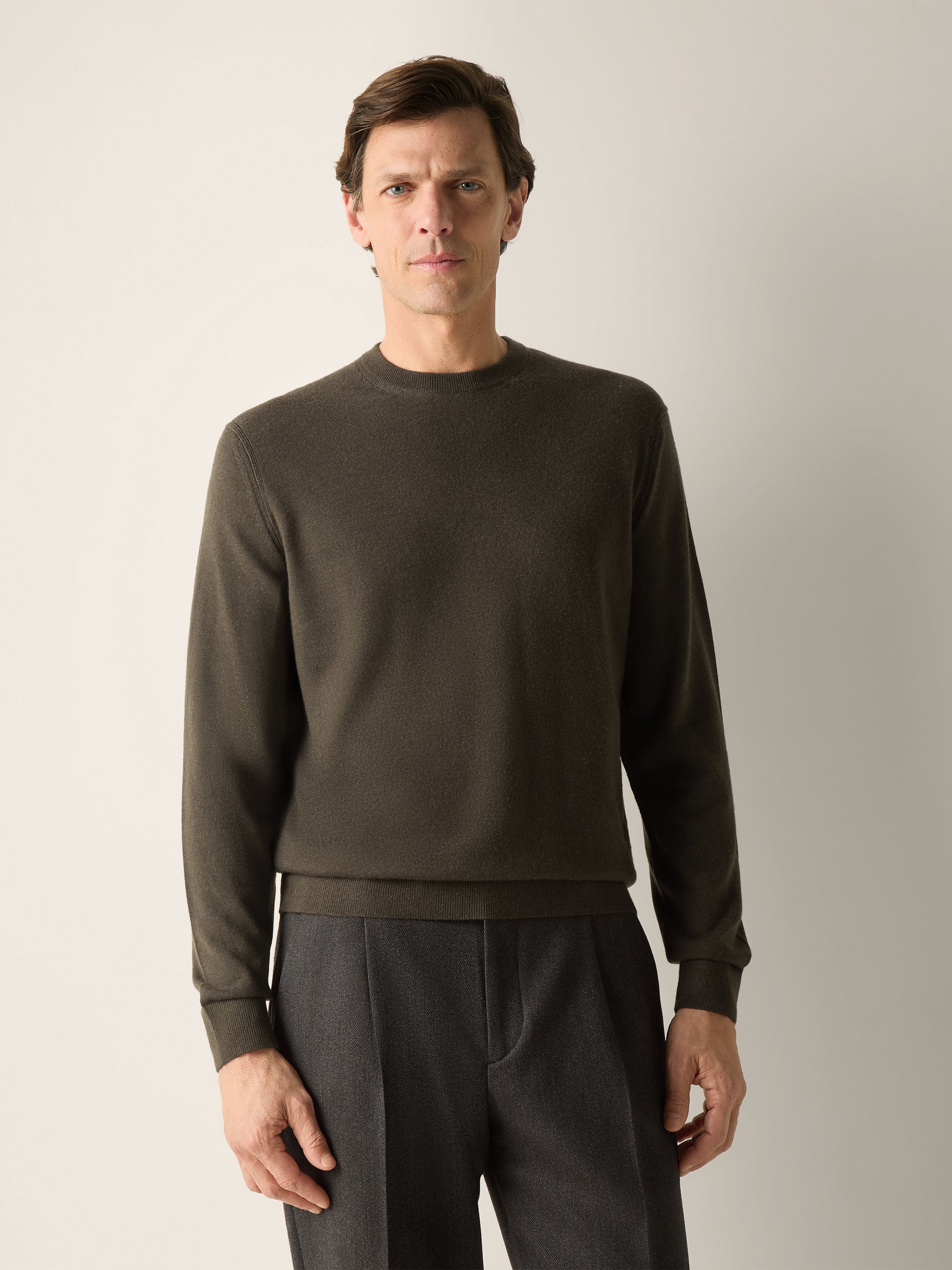Dark Olive Green Oasi Cashmere Crewneck Product detail photo #2