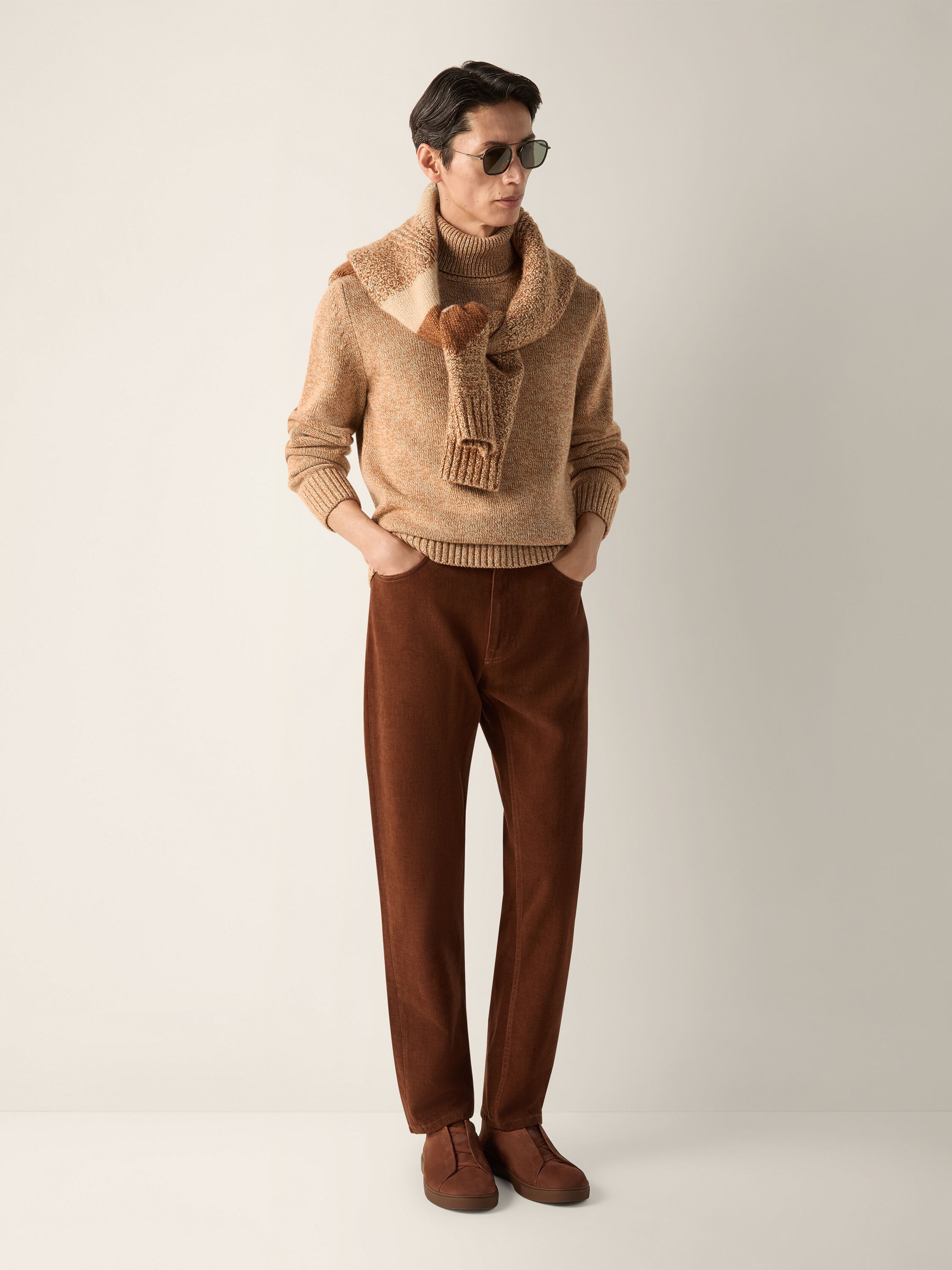 Light Beige Oasi Cashmere Turtleneck Product detail photo #2