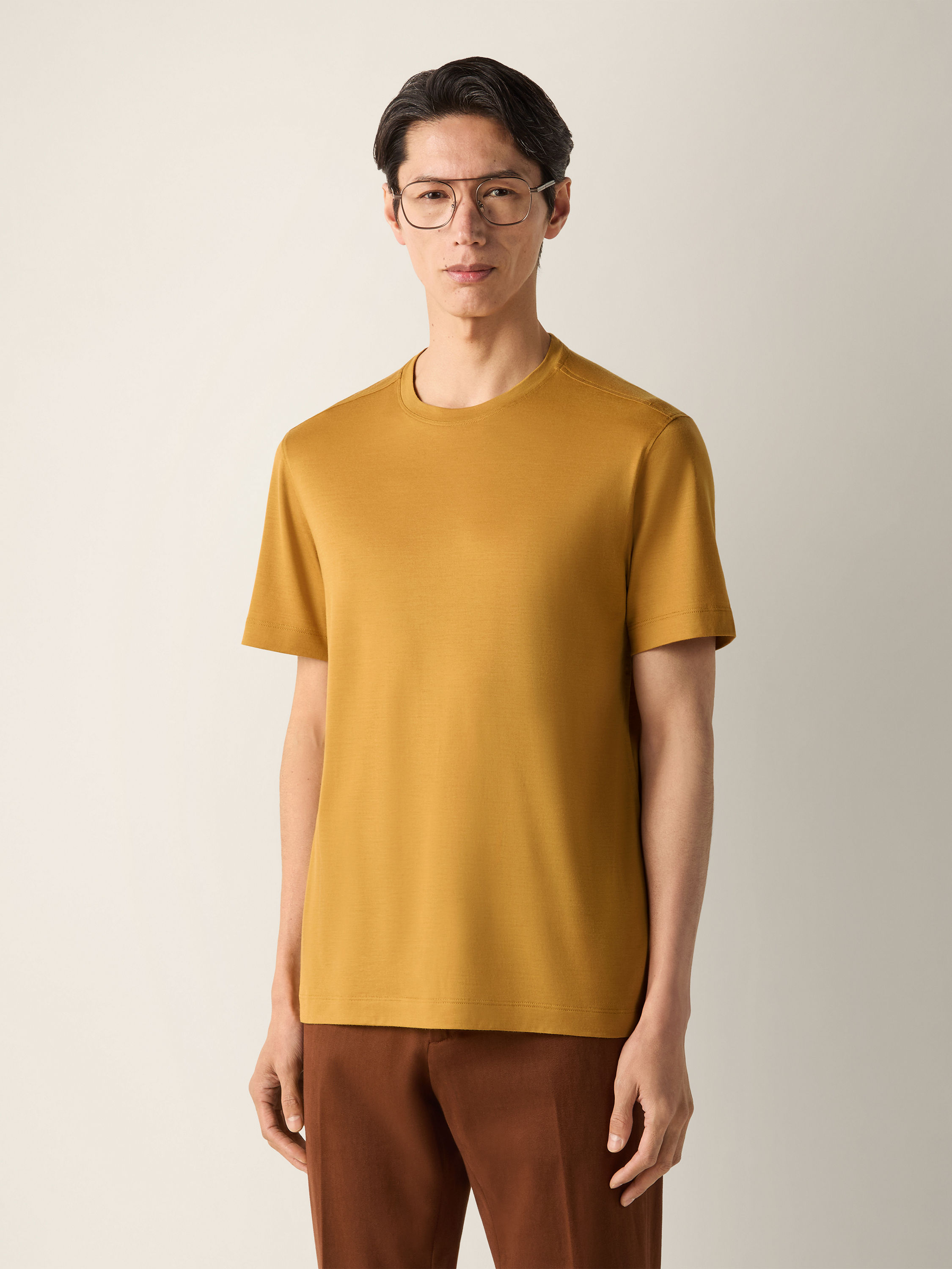 Yellow Vellus Aureum T-shirt Product detail photo #2