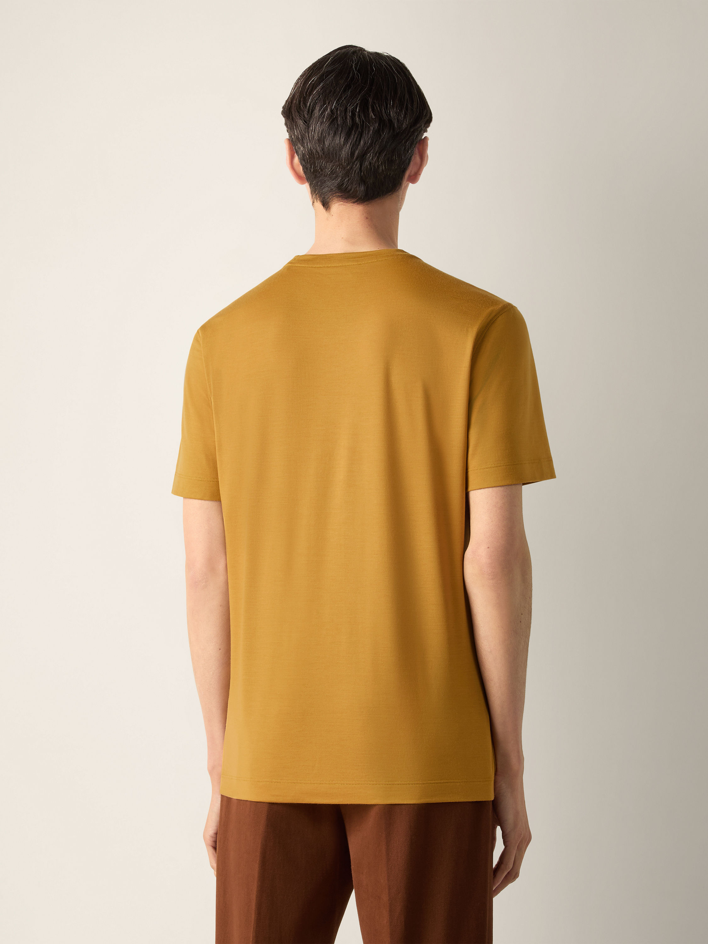 Yellow Vellus Aureum T-shirt Product detail photo #3