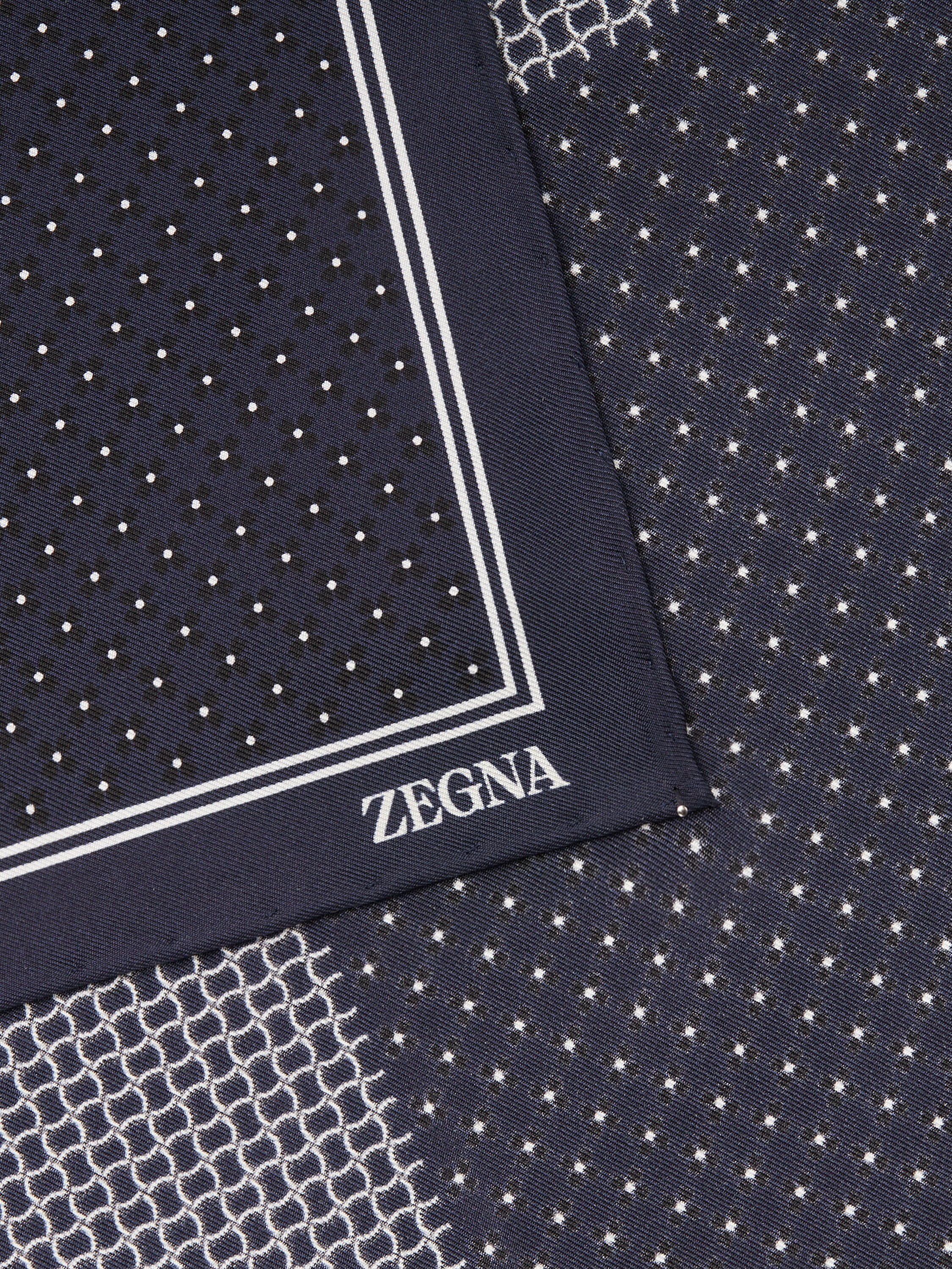 다크 블루 실크 포켓 스퀘어 제품 상세 사진 #1