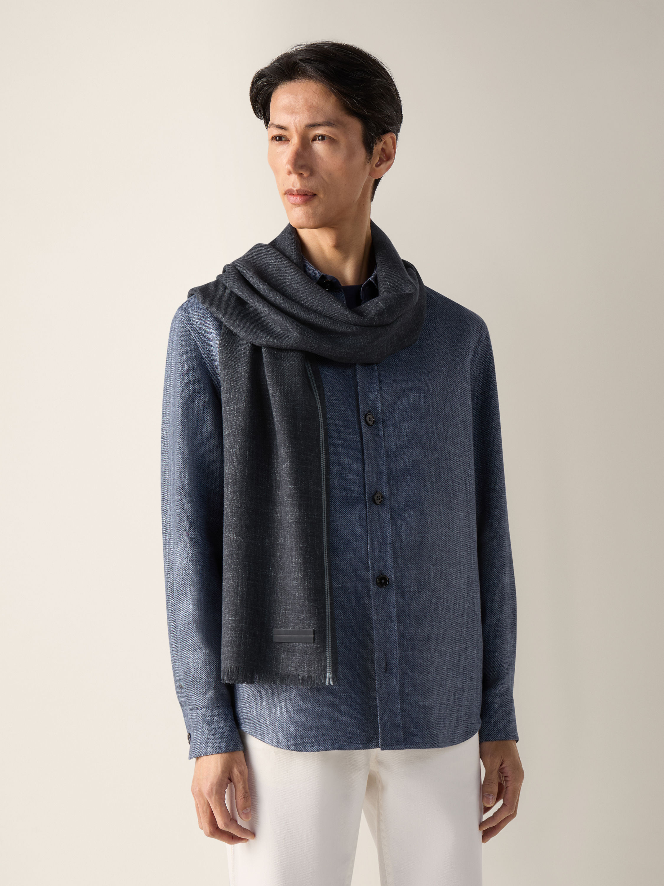 Navy Blue Cashmere and Linen Scarf Product detail photo #2