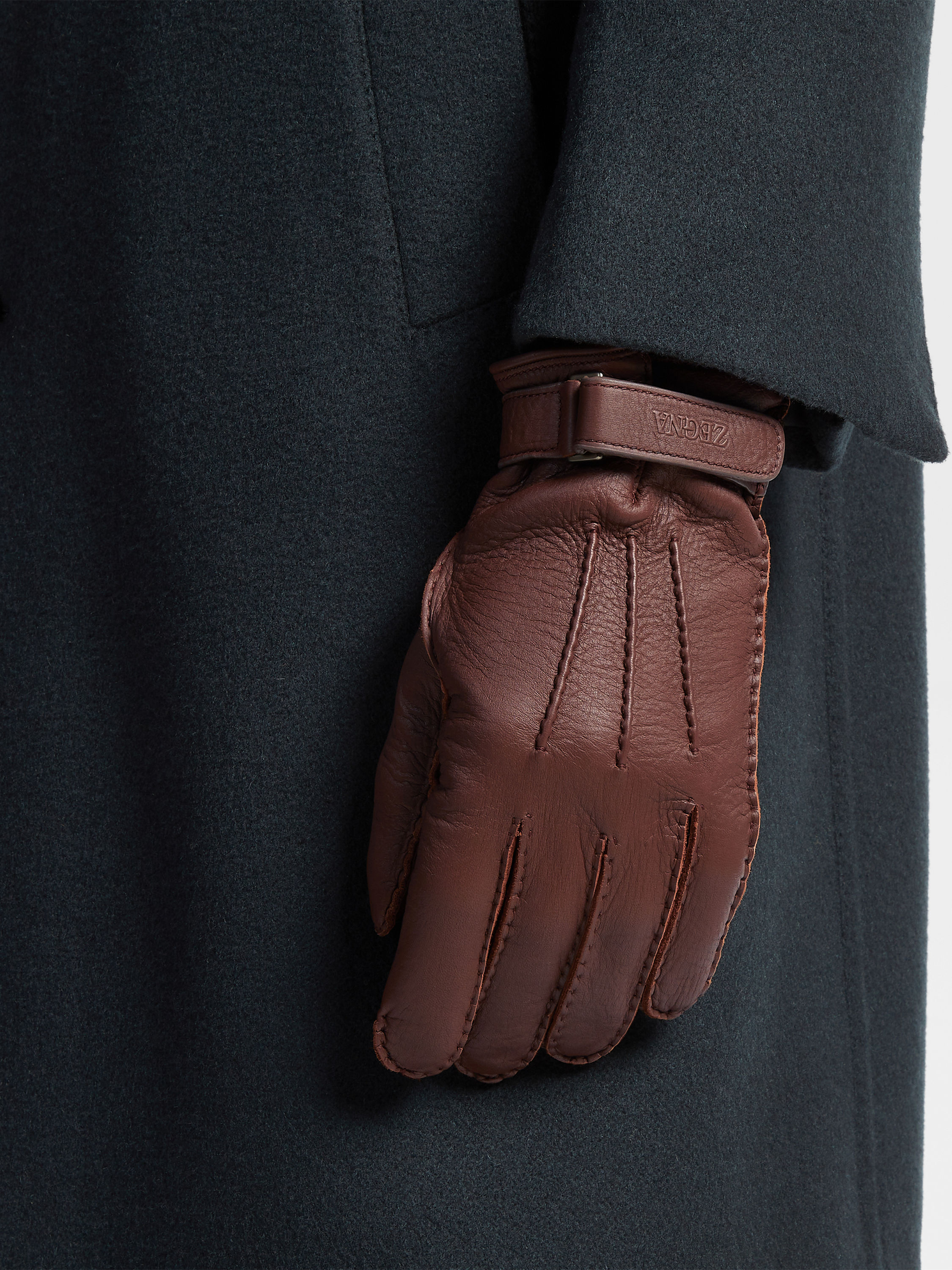 Handschuhe aus Hirschleder in Dunklem Foliage Detailfoto #2 des Produkts