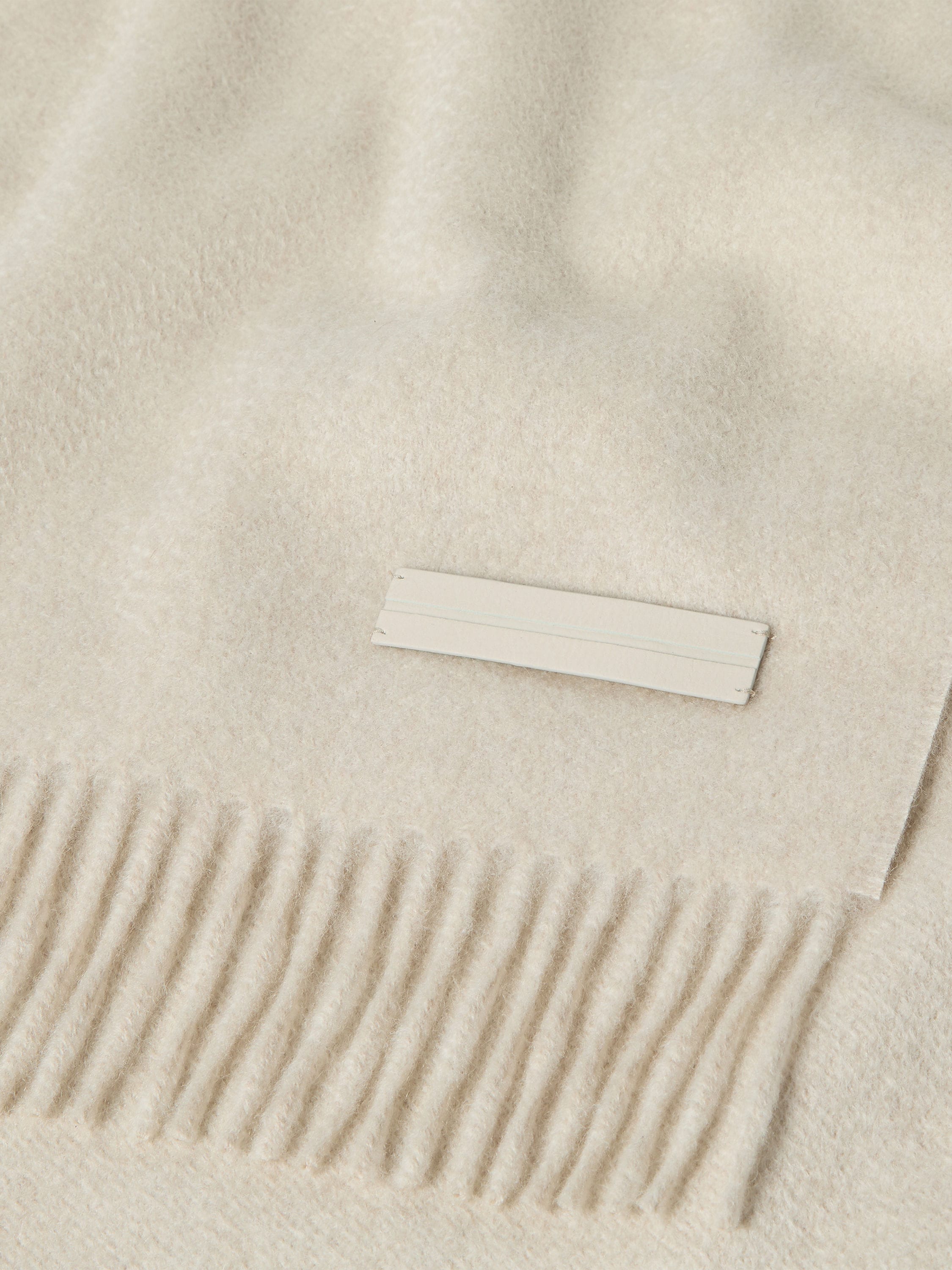 Cream White Oasi Cashmere Scarf Product detail photo #1
