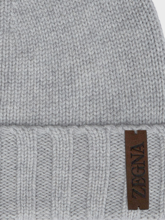 Dark Grey Oasi Cashmere Beanie Product detail photo #1