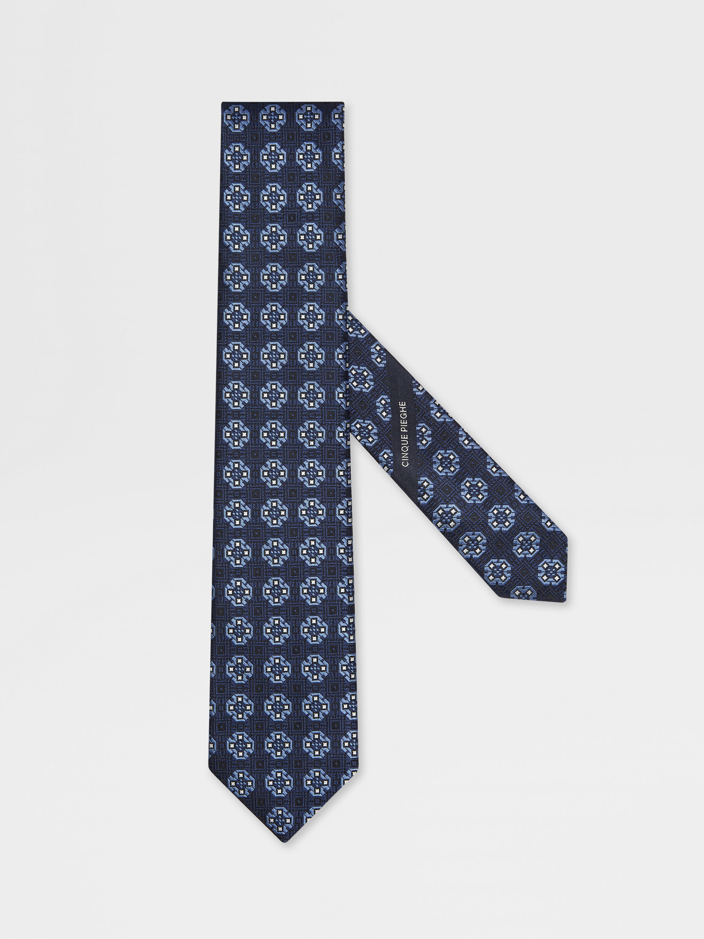 ダークブルー CINQUE PIEGHE シルクタイ FW24 29982054 | Zegna JP ダークブルー CINQUE PIEGHE シルクタイ FW24 29982054 | Zegna JP
