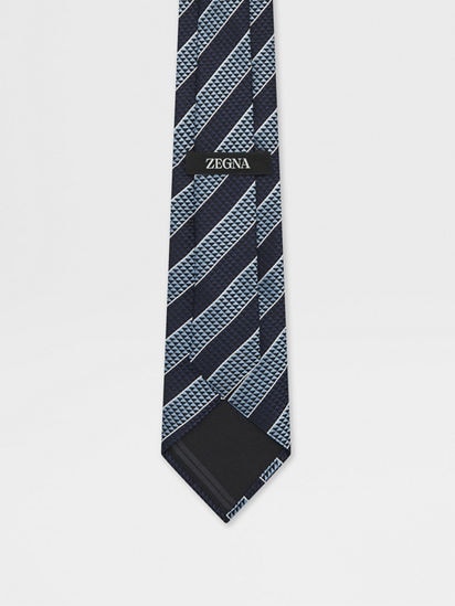 ライトブルー シルクタイ FW24 31841512 | Zegna JP ライトブルー シルクタイ FW24 31841512 | Zegna JP