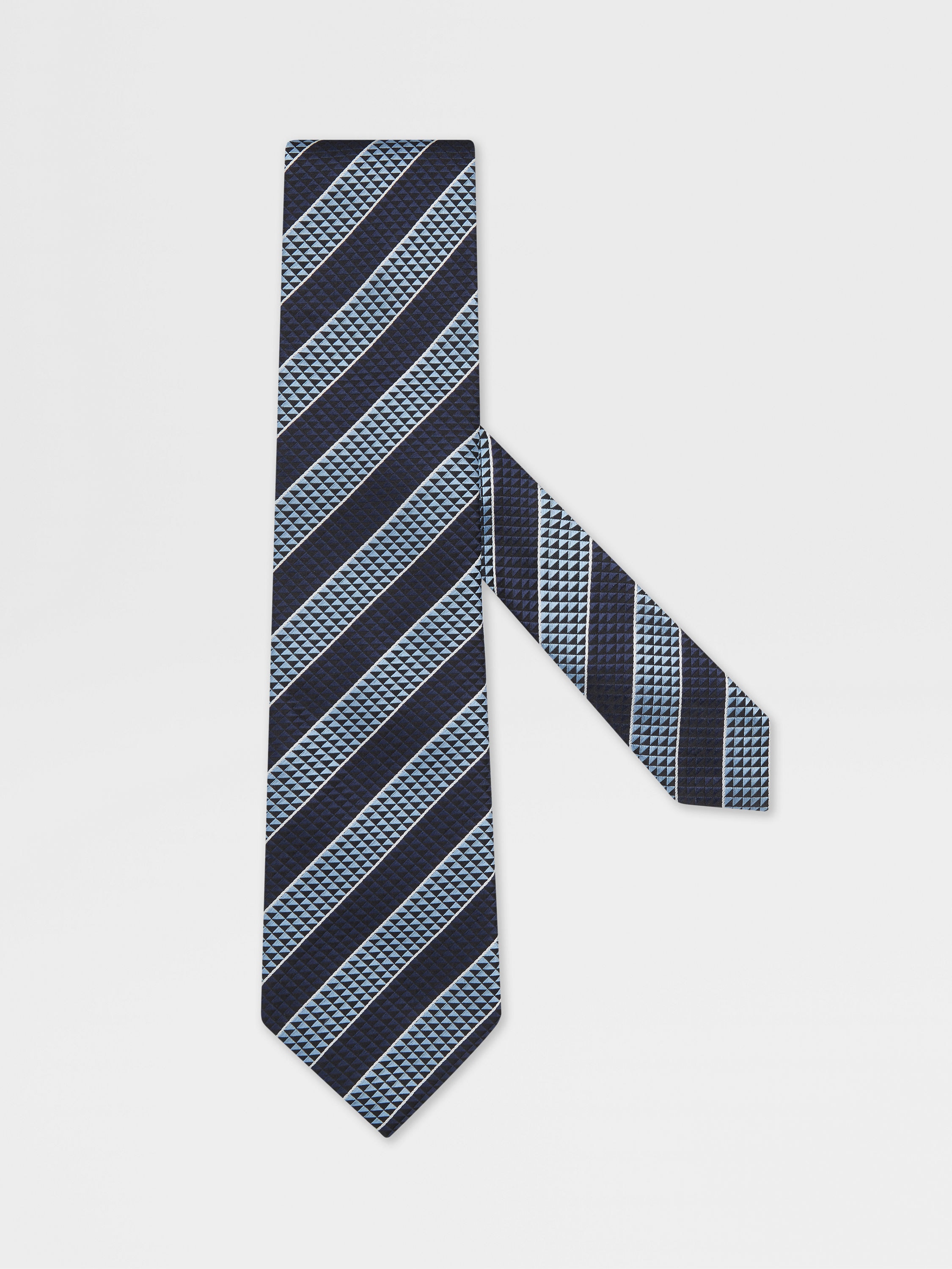 ライトブルー シルクタイ FW24 31841512 | Zegna JP ライトブルー シルクタイ FW24 31841512 | Zegna JP