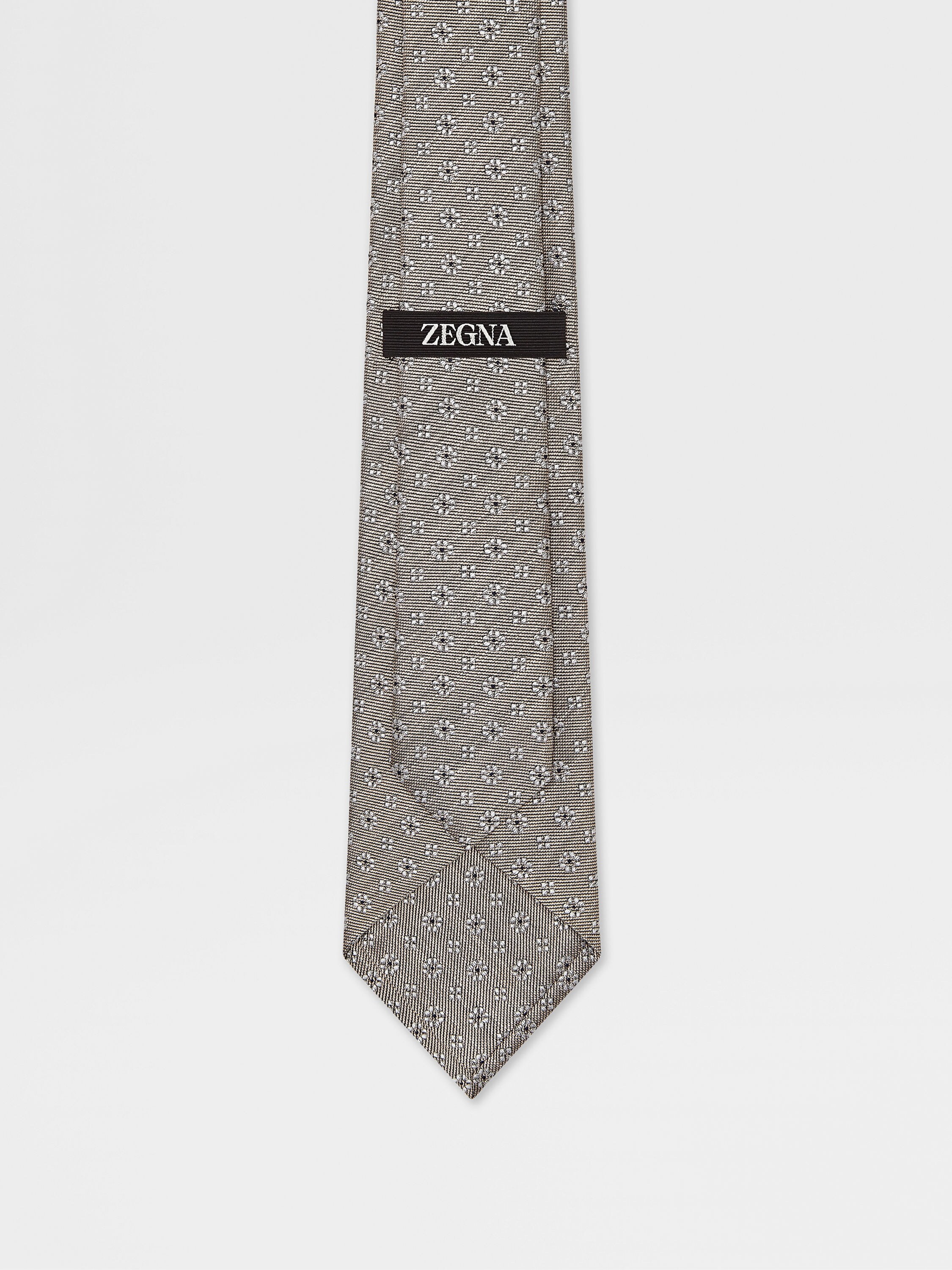 Light Taupe Silk and Linen Tie Product detail photo #2