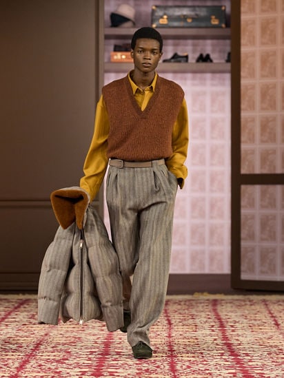 絶版FASHION NEWS コレクション 55〜103 シンヤコヅカ、デザイナー自身が手がけた絵本の世界を描くランウェイ